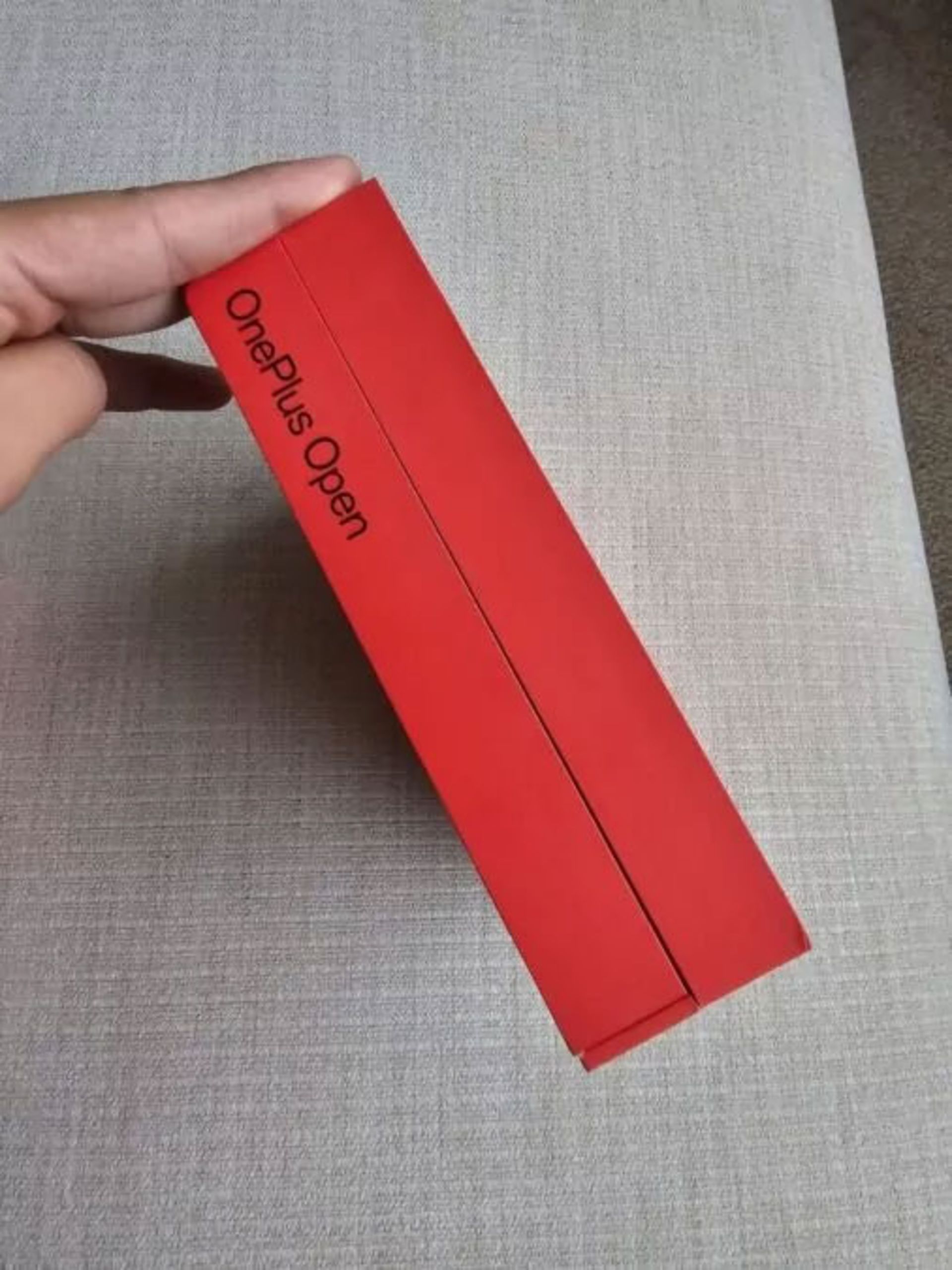 تصویر فاش شده از جعبه‌ی گوشی تاشدنی وان پلاس Open