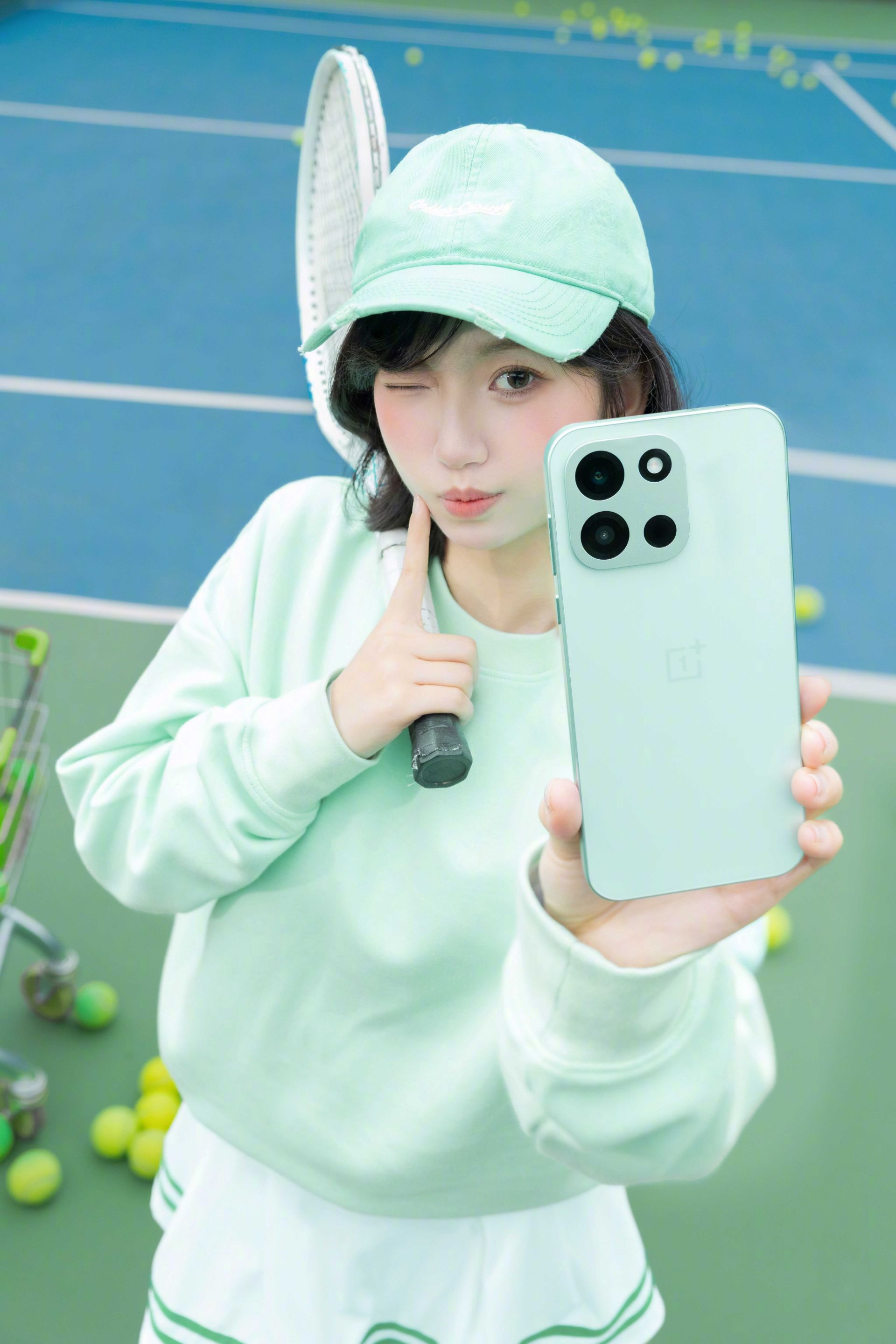 گوشی وان‌پلاس توربو ۶ در رنگ سبز