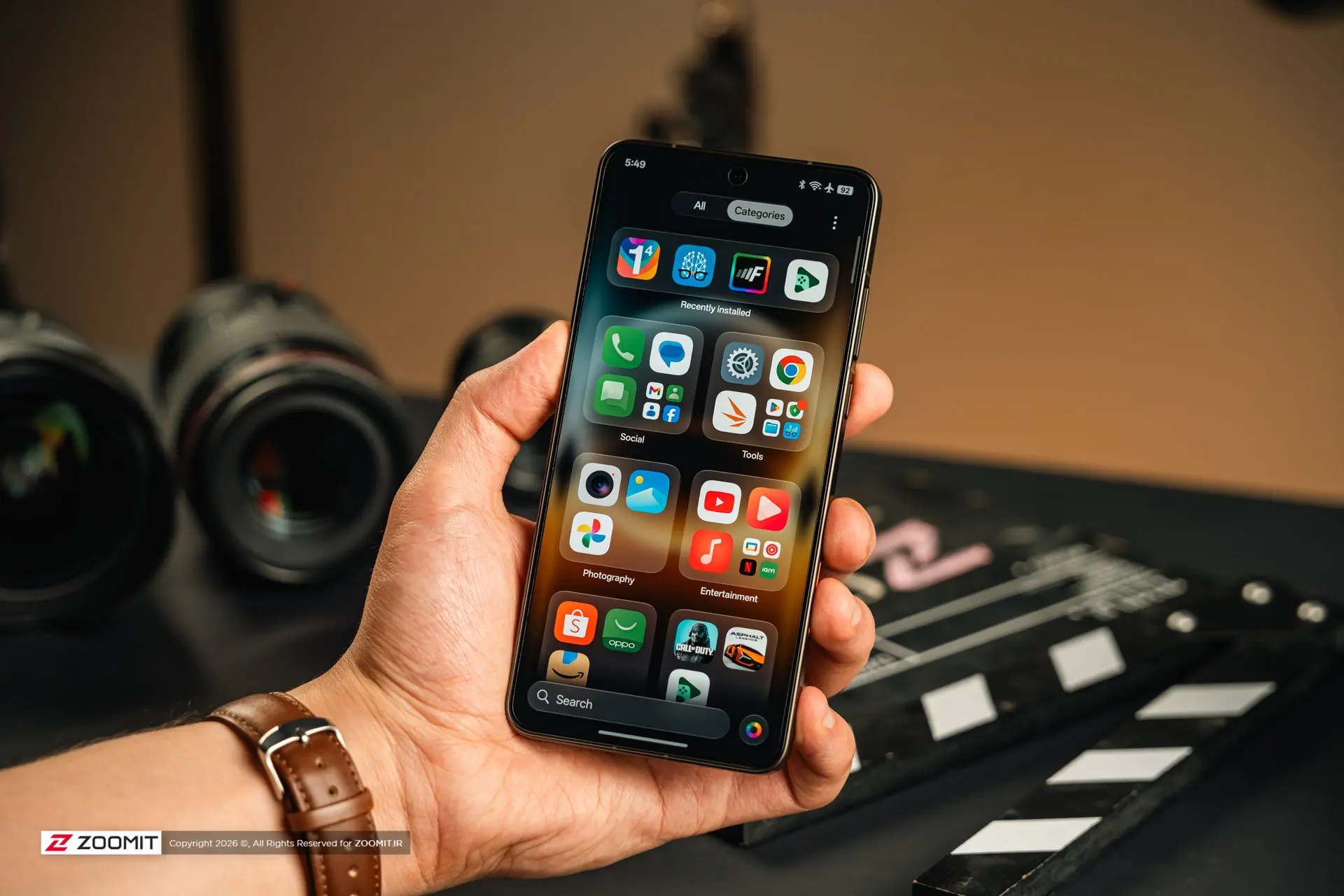 گوشی هوشمند اوپو فایند X9 اولترا (Oppo Find X9 Ultra) در دست کاربر