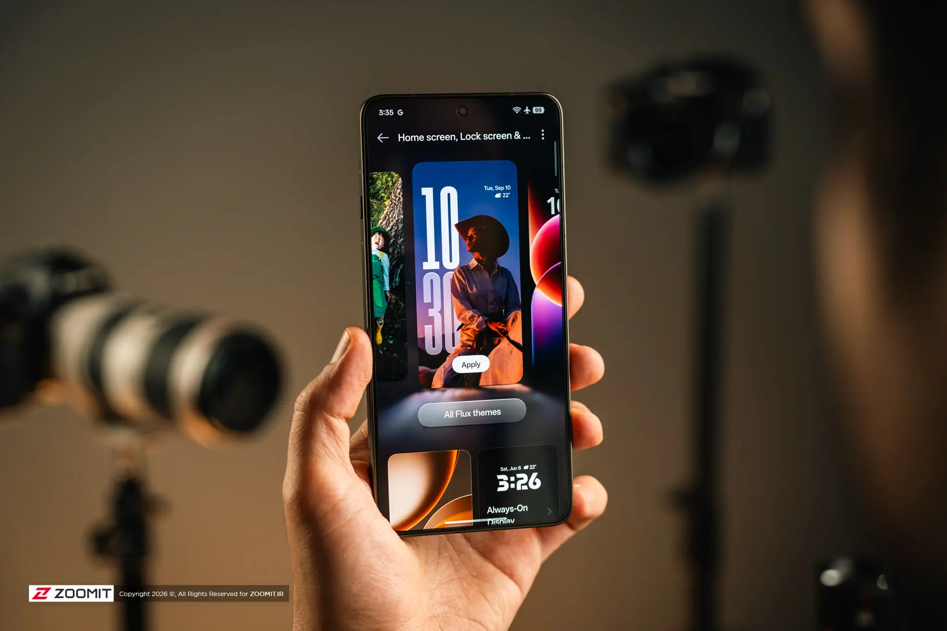 نمای صفحه نمایش گوشی اوپو فایند X9 اولترا (Oppo Find X9 Ultra) در دست کاربر