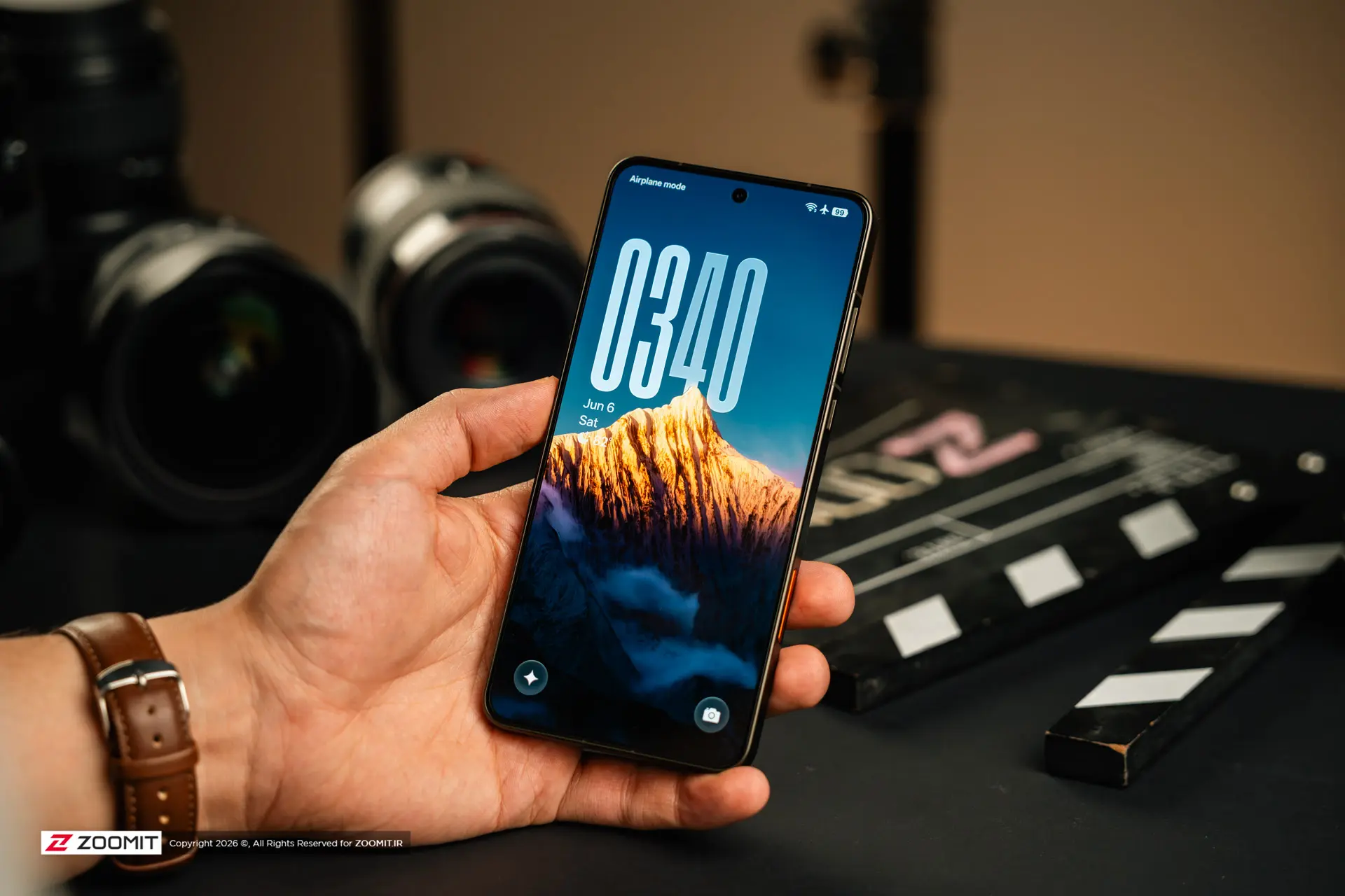 گوشی هوشمند اوپو فایند X9 اولترا (Oppo Find X9 Ultra) در دست کاربر