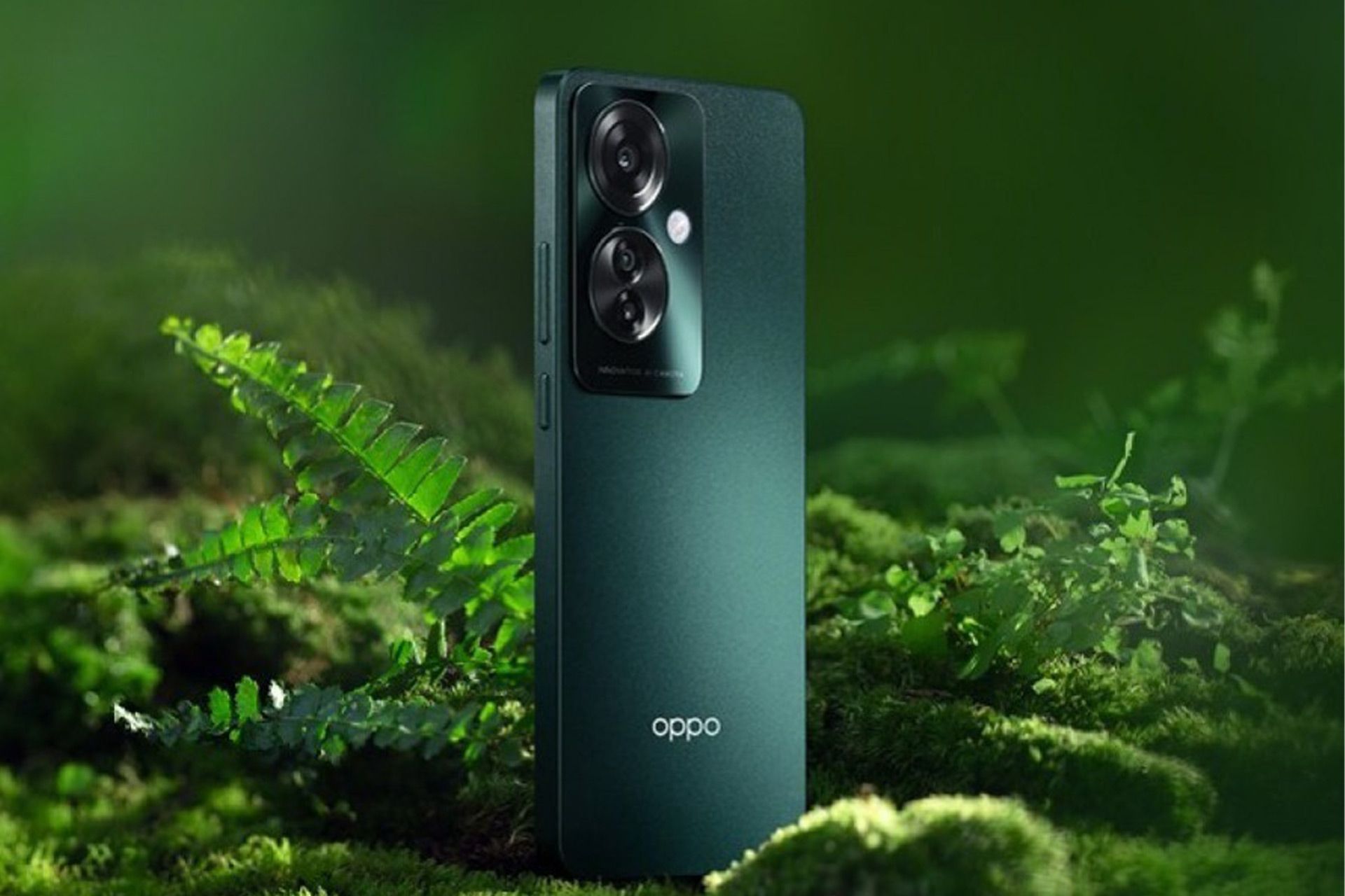 گوشی اوپو رینو 11F 5G ایستاده در فضای جنگل به رنگ سبز