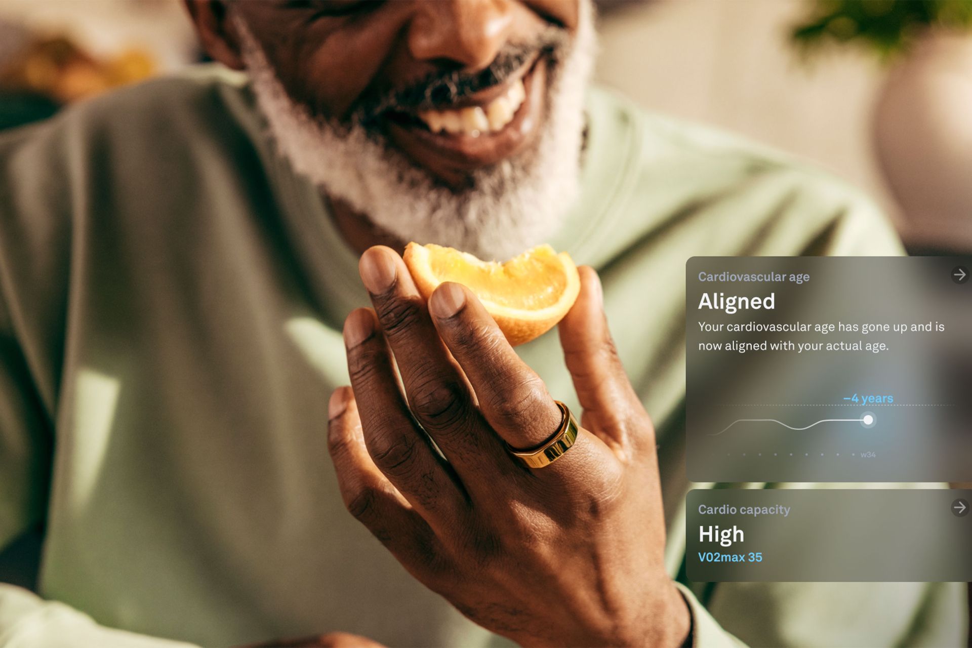 حلقه هوشمند Oura در دست