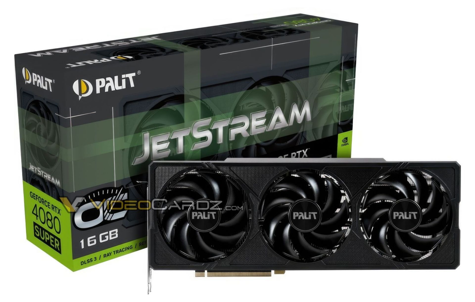 کارت گرافیک سفارشی سه‌فنه‌ی پلیت RTX 4080 Ti Super در کنار جعبه