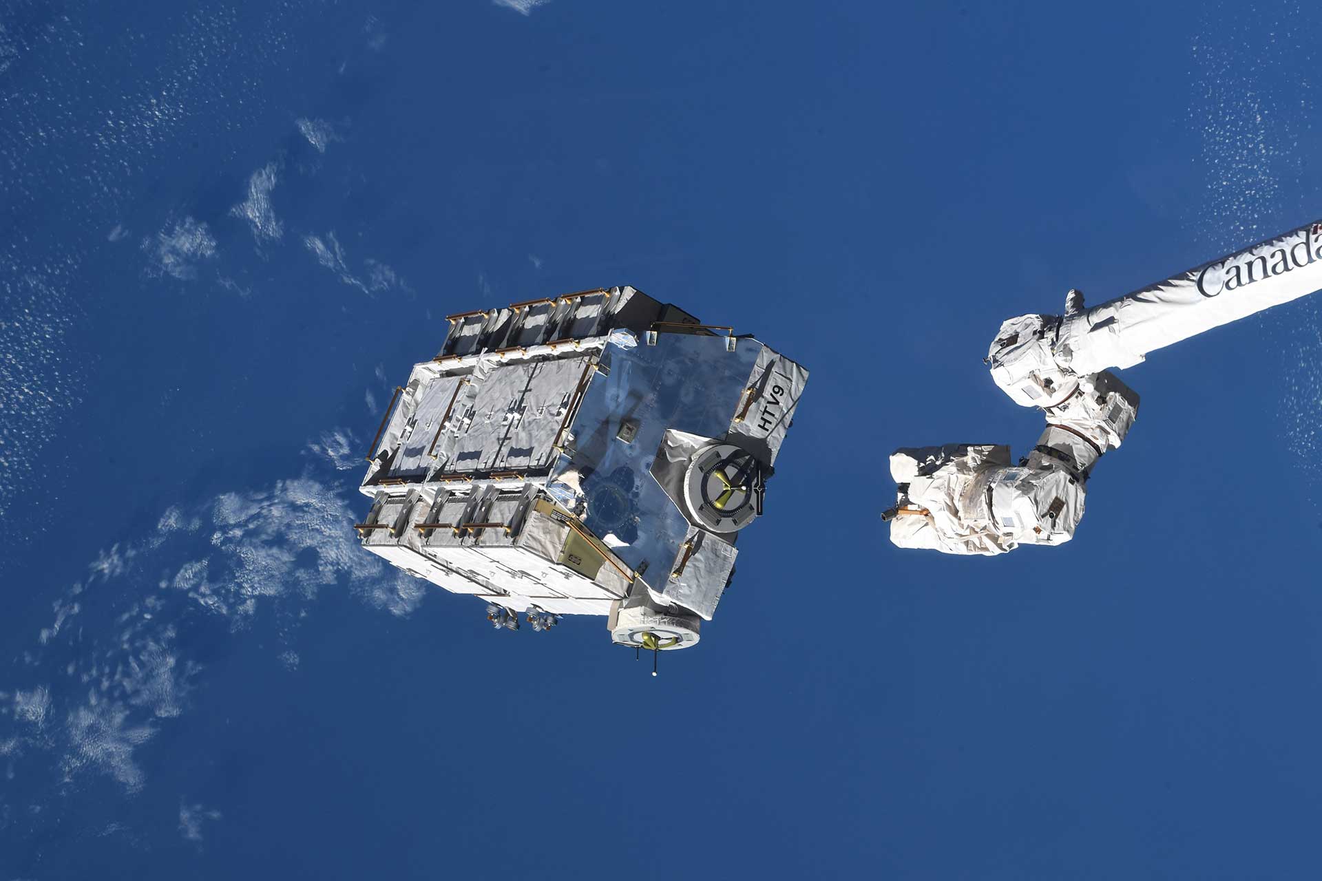 pallet and batteries jettisoned from iss 2021 6611a82b67794fc357b039cd