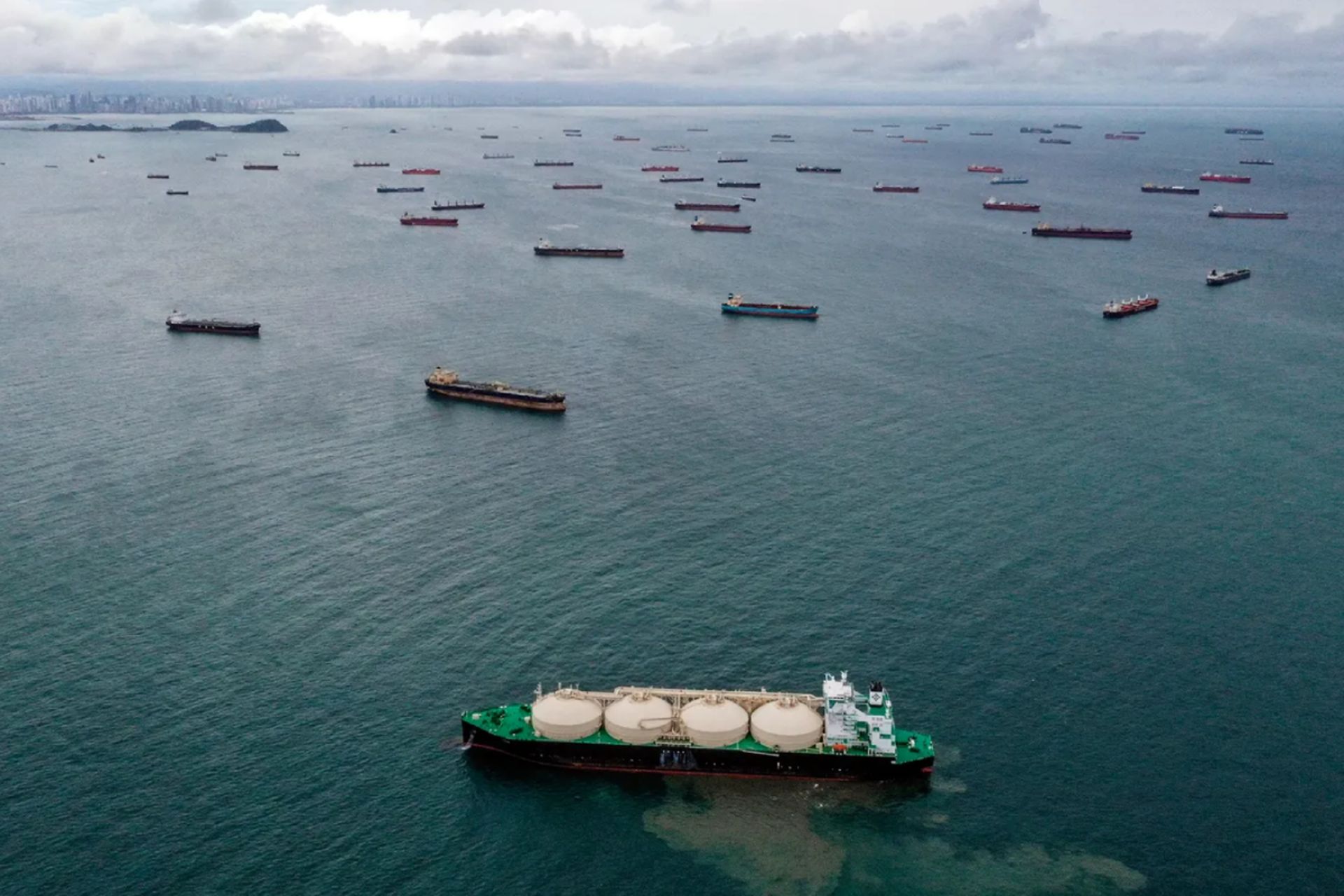 حدود ۱۳۰ قایق در انتظار ورود به کانال پاناما