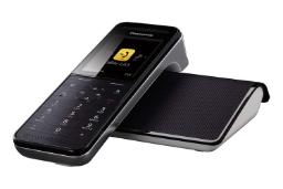 نمای نیمرخ تلفن پاناسونیک KX-PRW110 با نمایش لبه سمت راست پایه اصلی و گوشی بی سیم