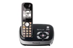 نمای رو به روی تلفن پاناسونیک KX-TG6531 با نمایش پایه و گوشی بی سیم