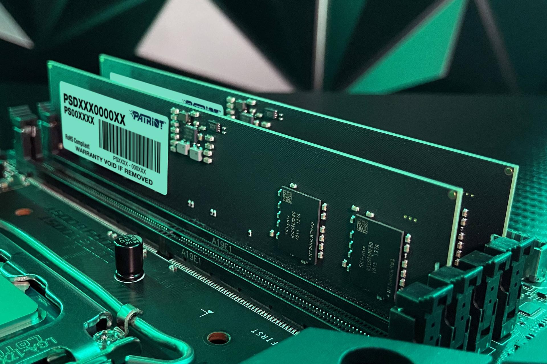 نمای درحال کار رم پاتریوت Patriot Signature Line 16GB DDR5-5200 CL42
