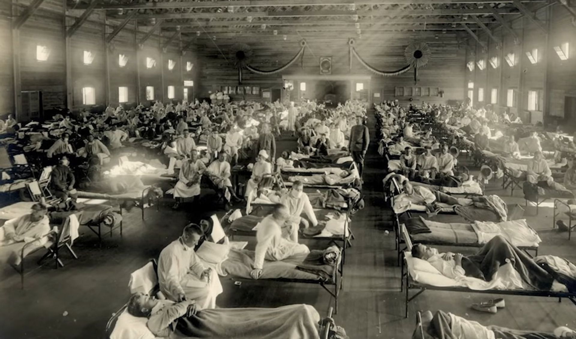 شیوع بیماری آنسفالیت لتارژیک در دهه ۱۹۲۰ میلادی 