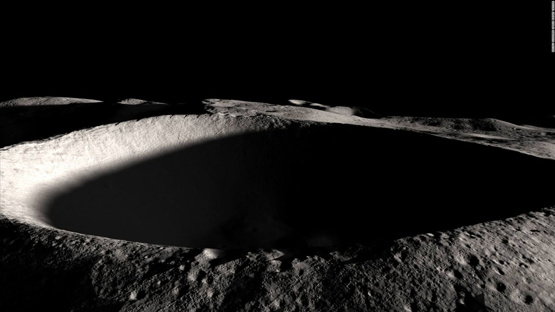دهانه همیشه سایه دار در قطب جنوب ماه