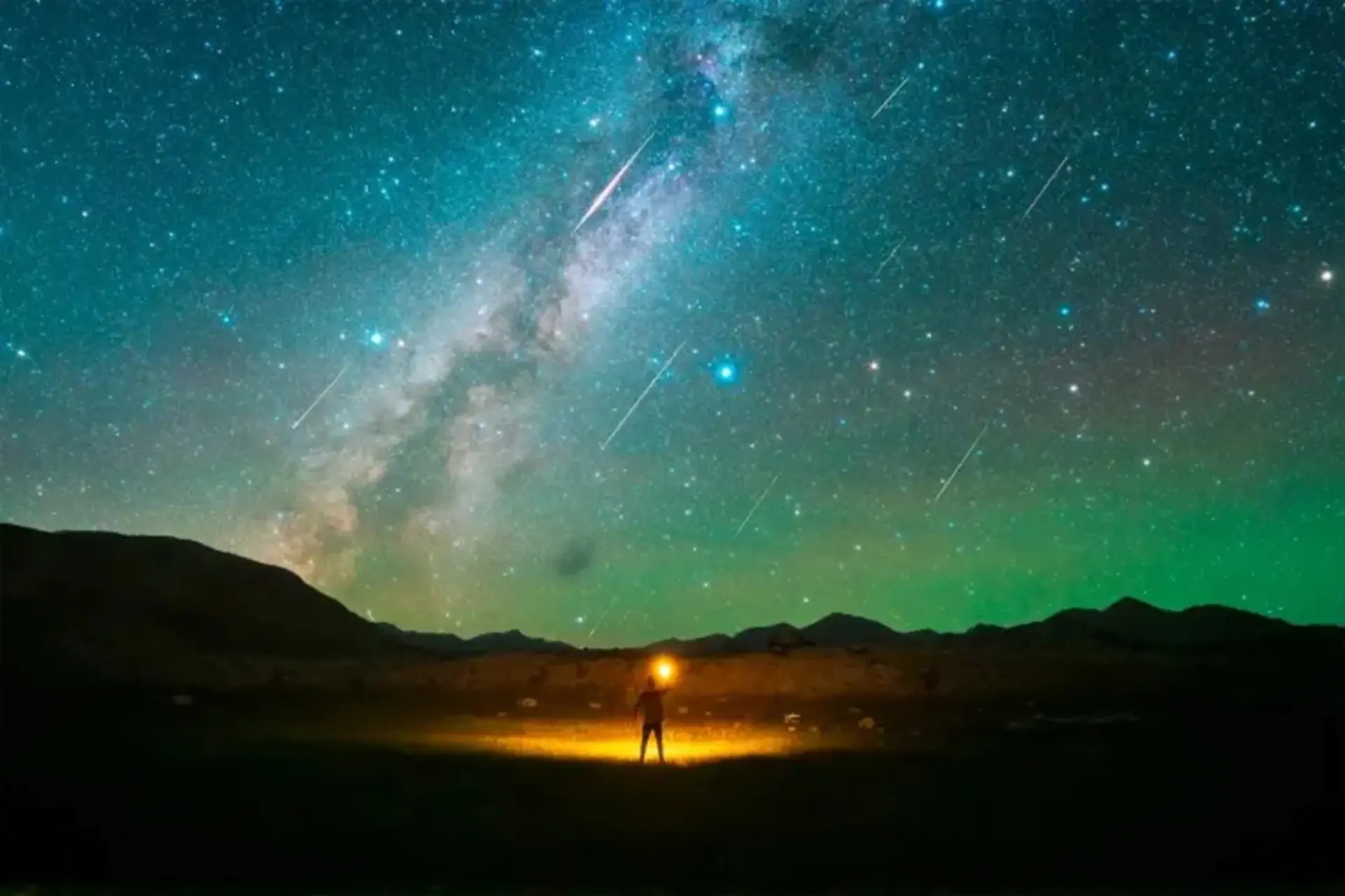 بارش شهابی برساوشی ۱۴۰۵ را کجا تماشا کنیم؟