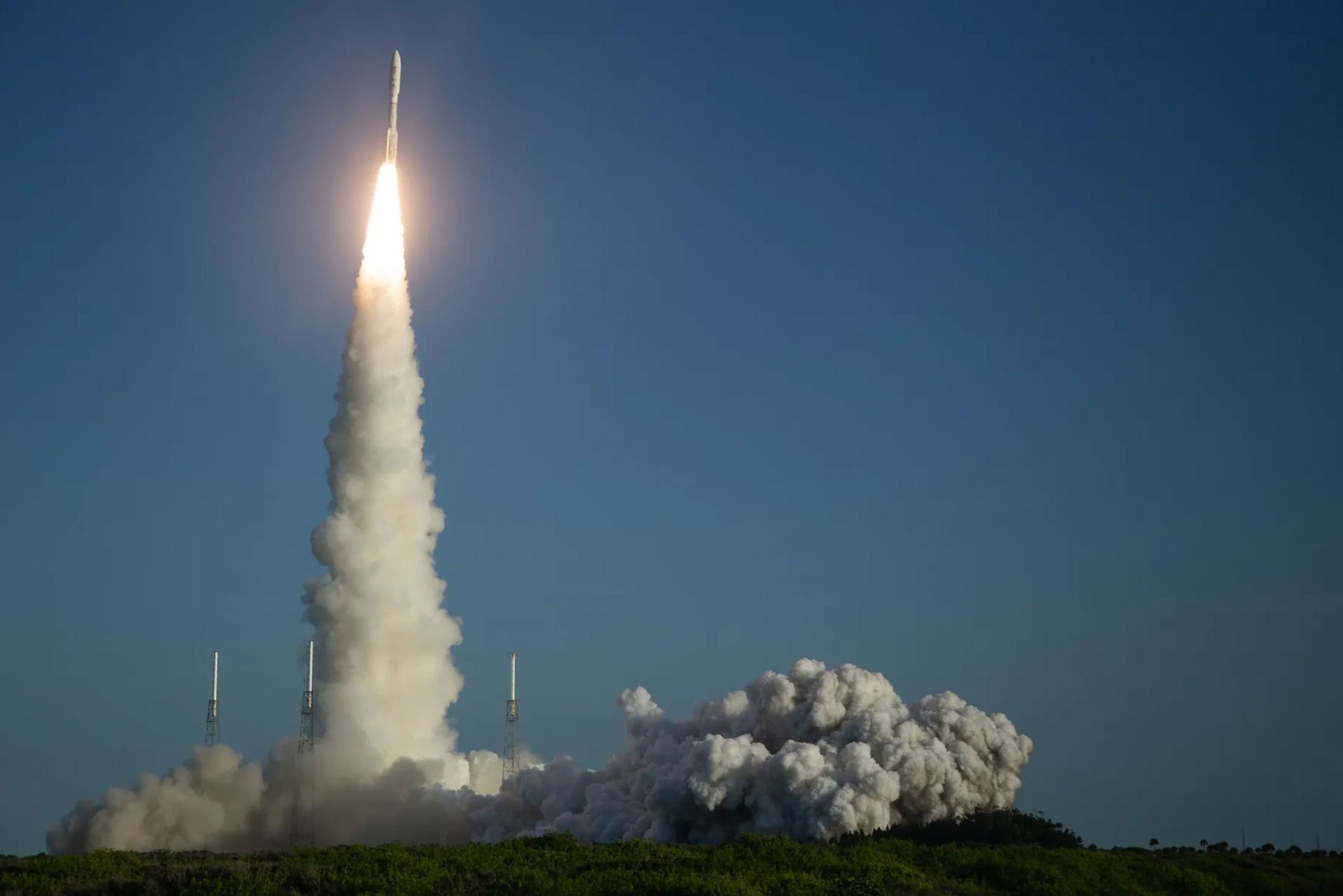 پرتاب مریخ‌نورد پرسویرنس برفراز موشک اتلس ۵