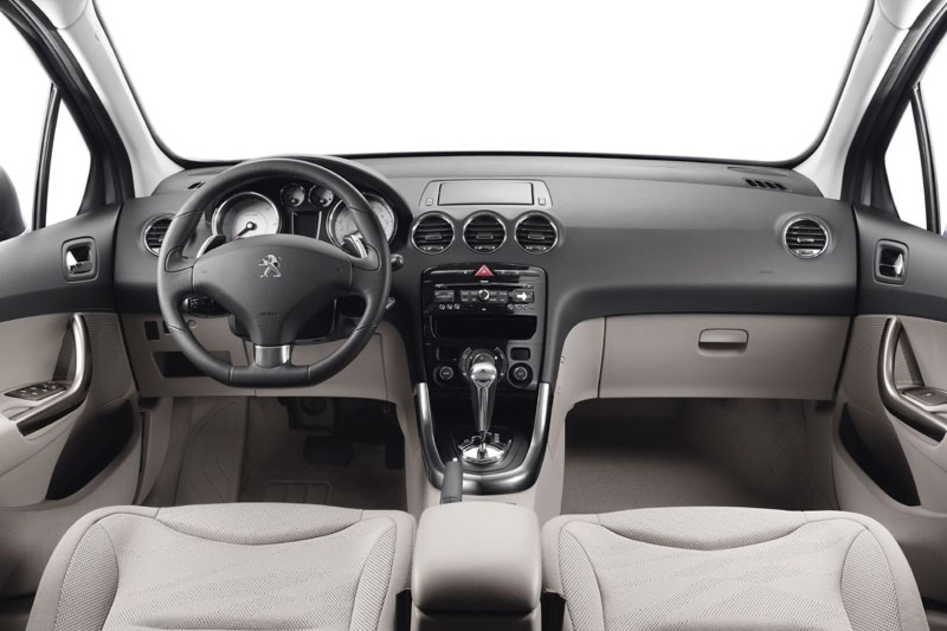 نمای داخل کابین پژو ۳۰۸