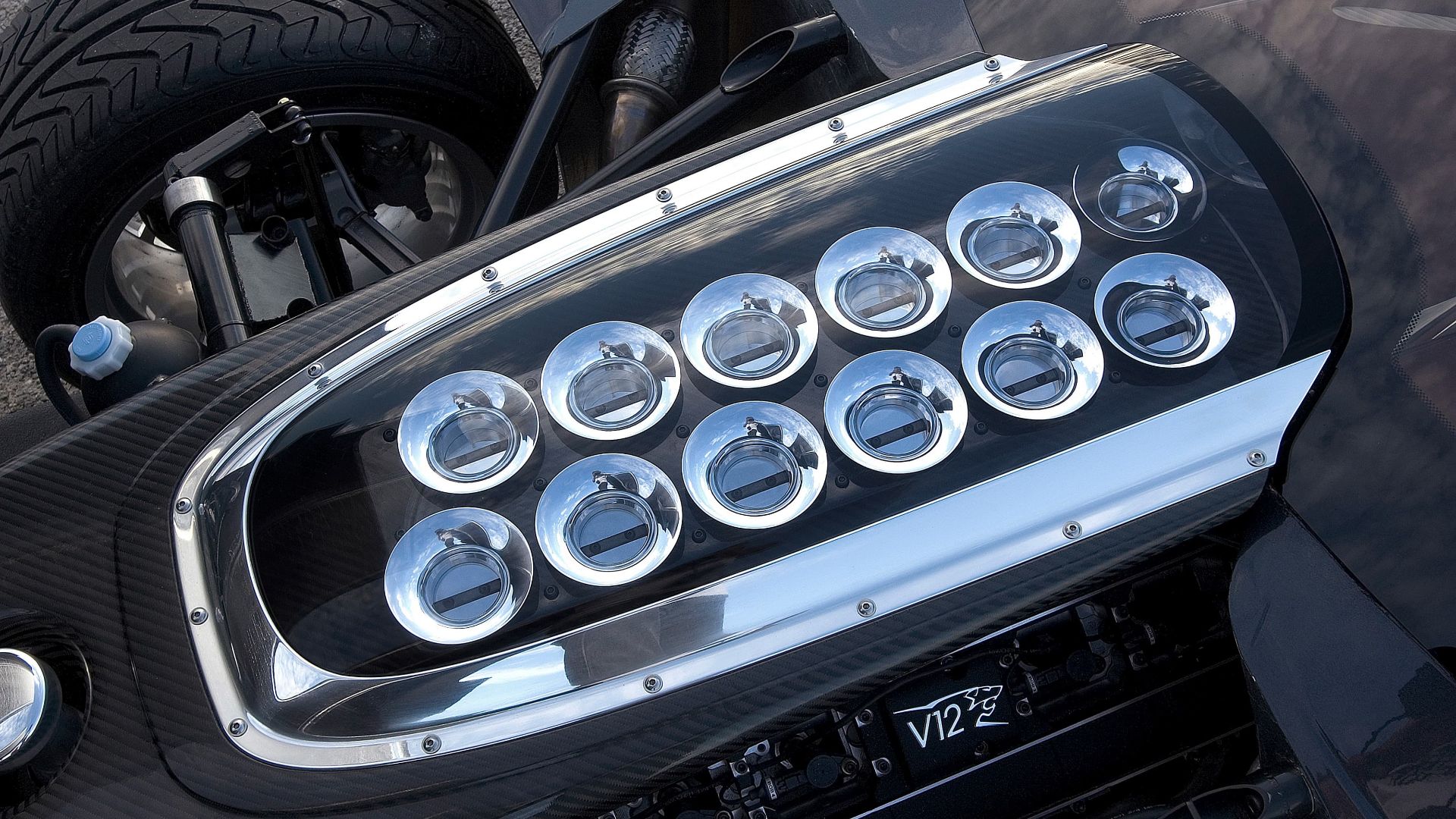 موتور خودرو پژو ۹۰۷ نمای نزدیک