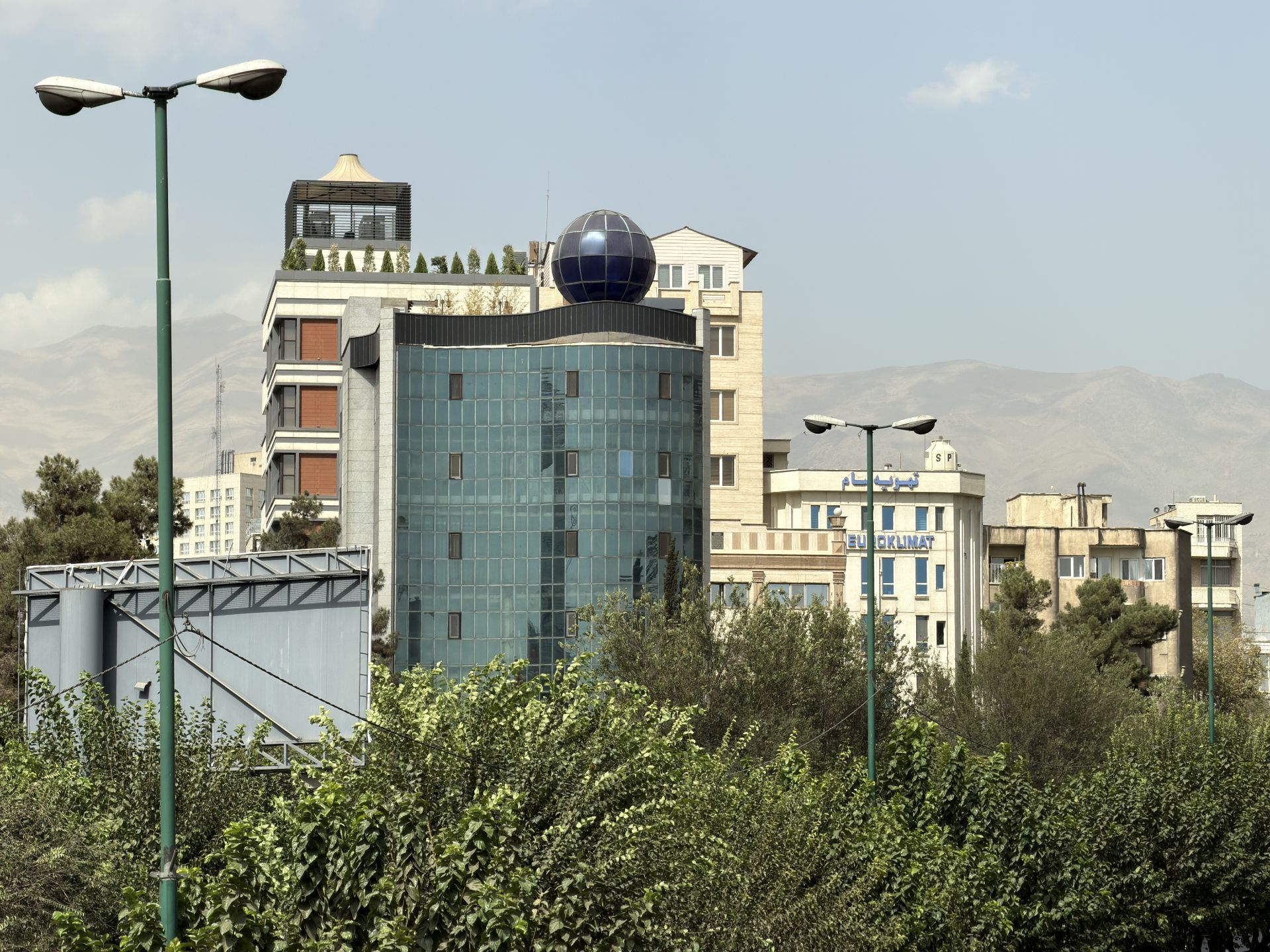 زوم ۵برابر گوشی A در روز - ۲