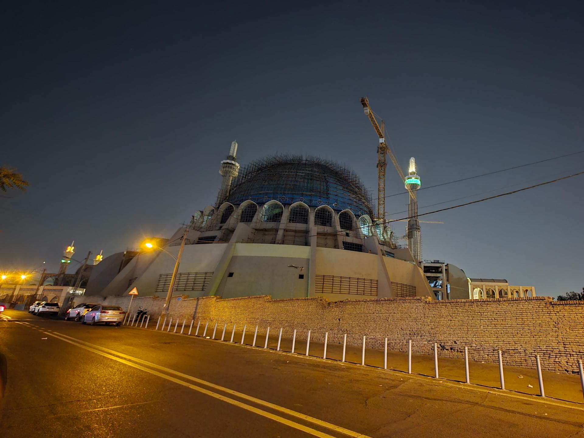 مسجد با گنبد سبز