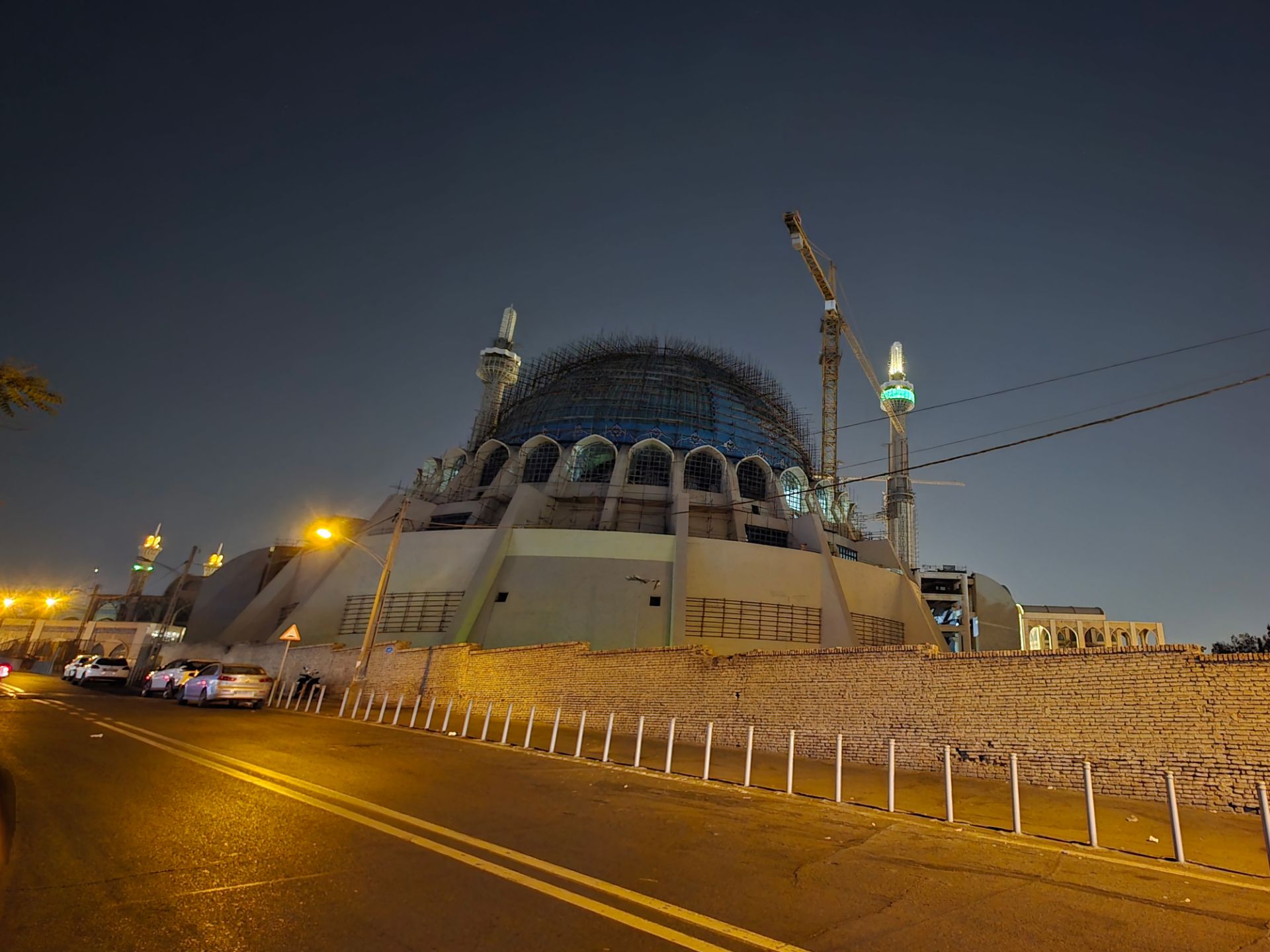 مسجد با گنبد سبز