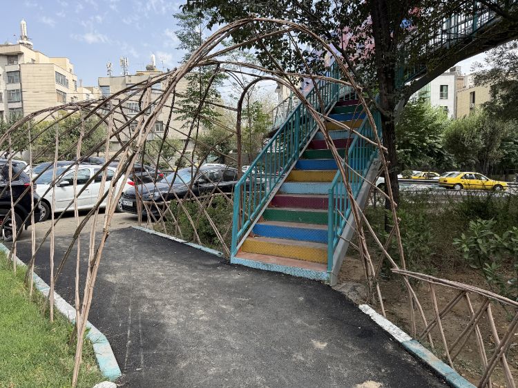 دوربین اصلی گوشی A در روز - ۱