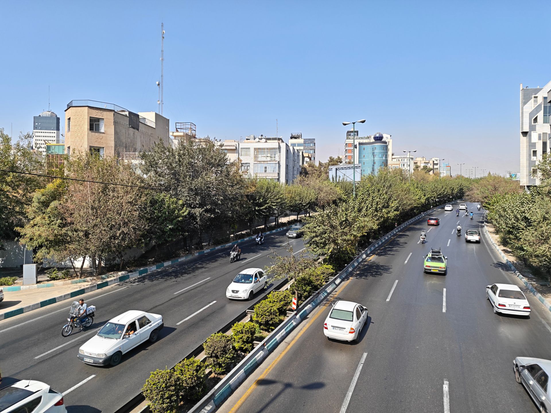 اتوبان پر تردد