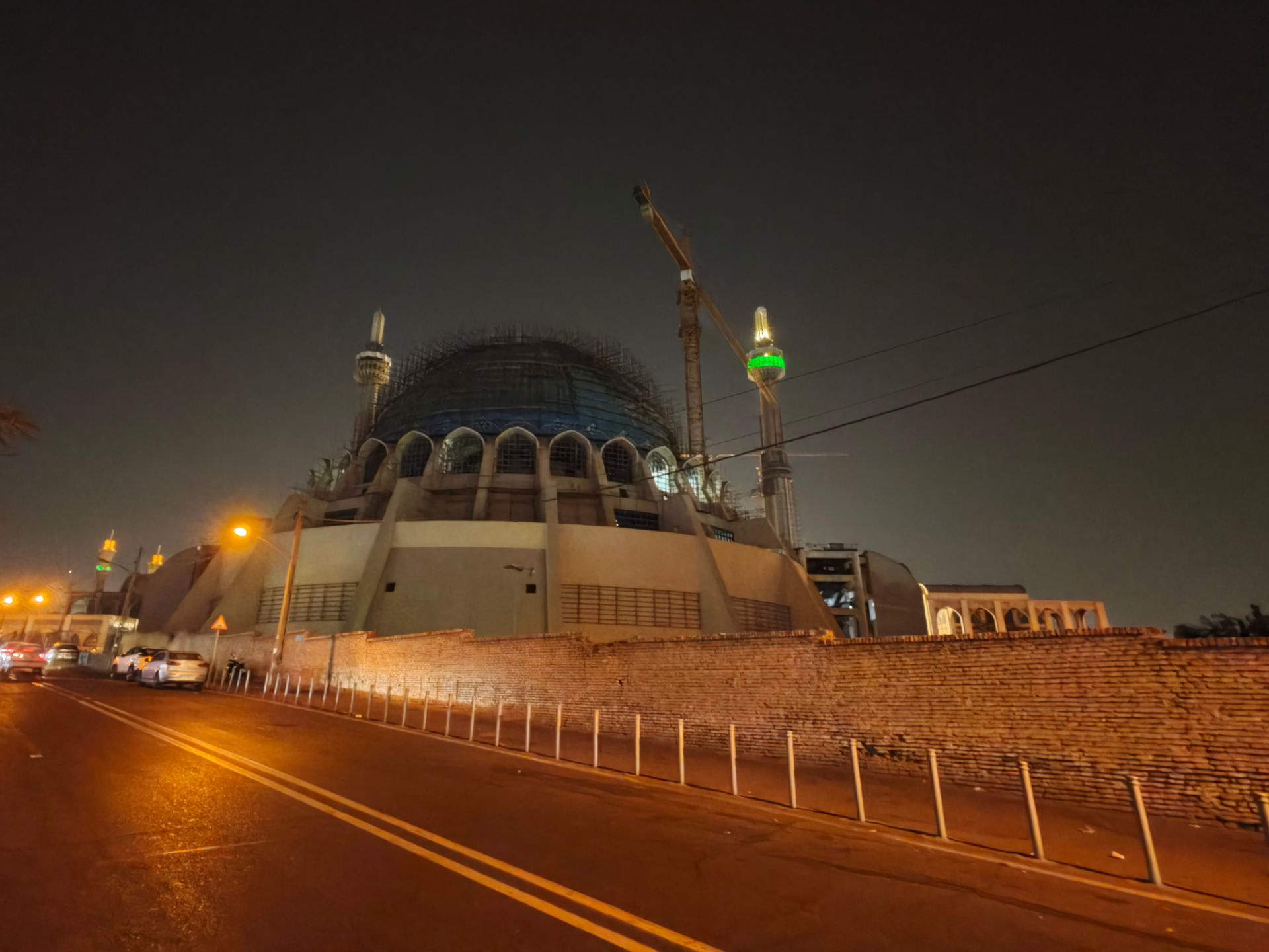 مسجد با گنبد سبز