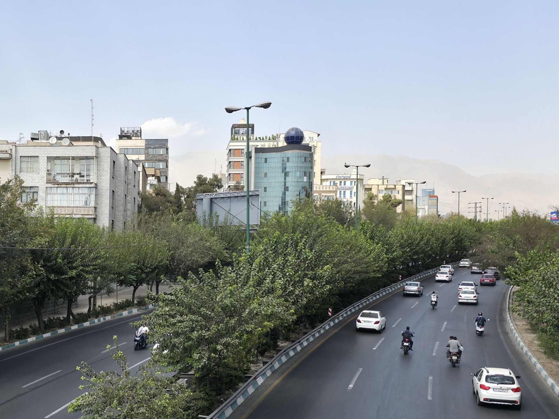 برش عکس ۵۰مگاپیکسلی دوربین اصلی گوشی B