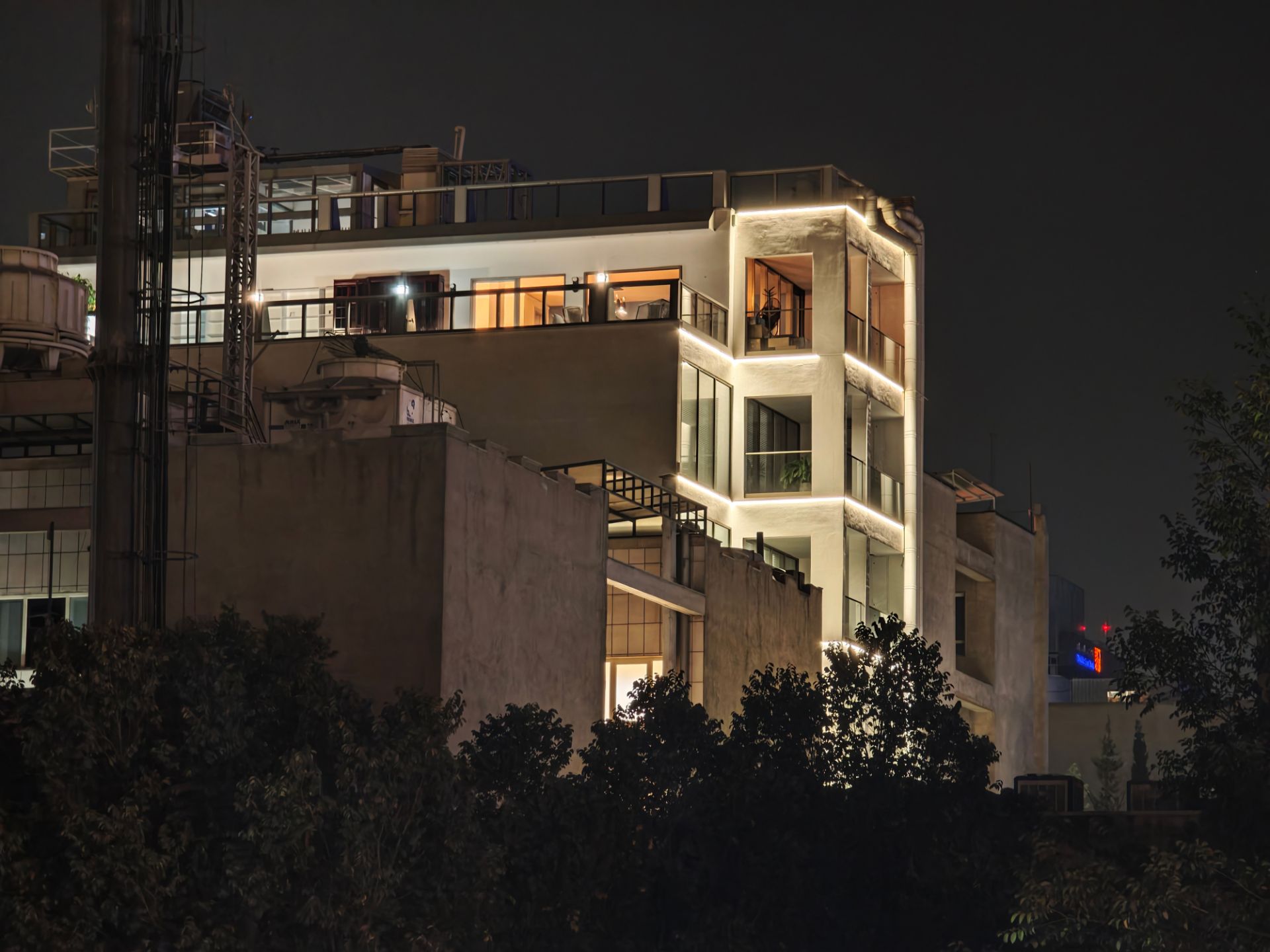 نورپردازی نمای ساختمان