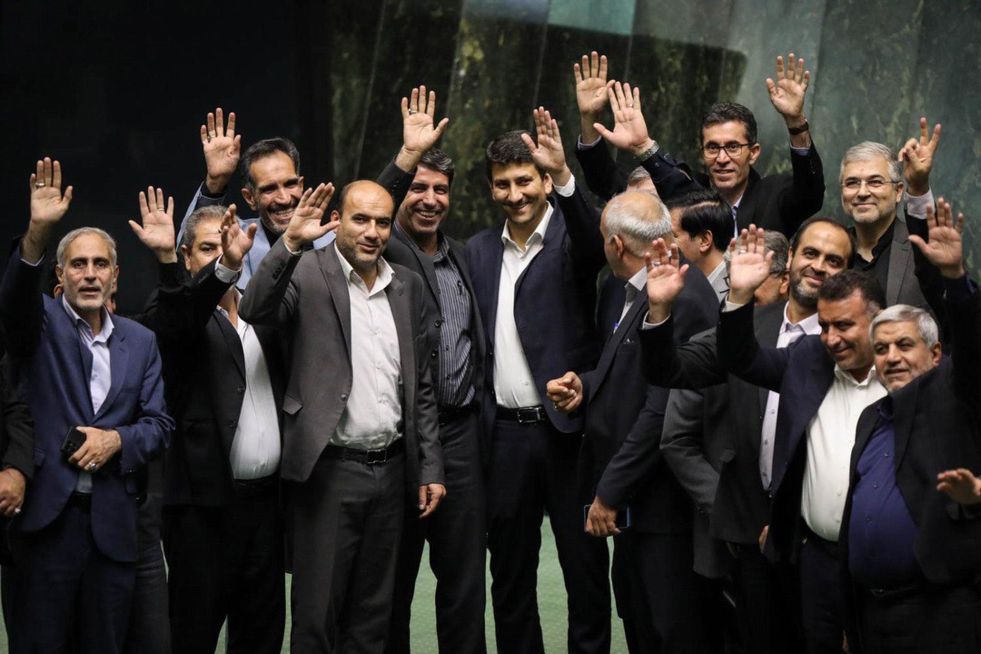 ستار هاشمی وزیر ارتباطات دولت چهاردهم شد