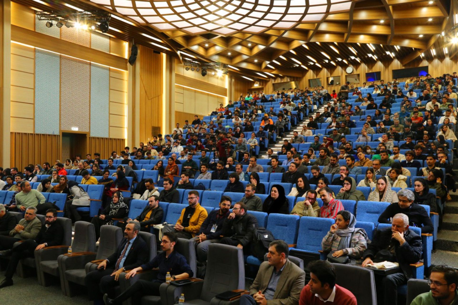 همکاران سیستم