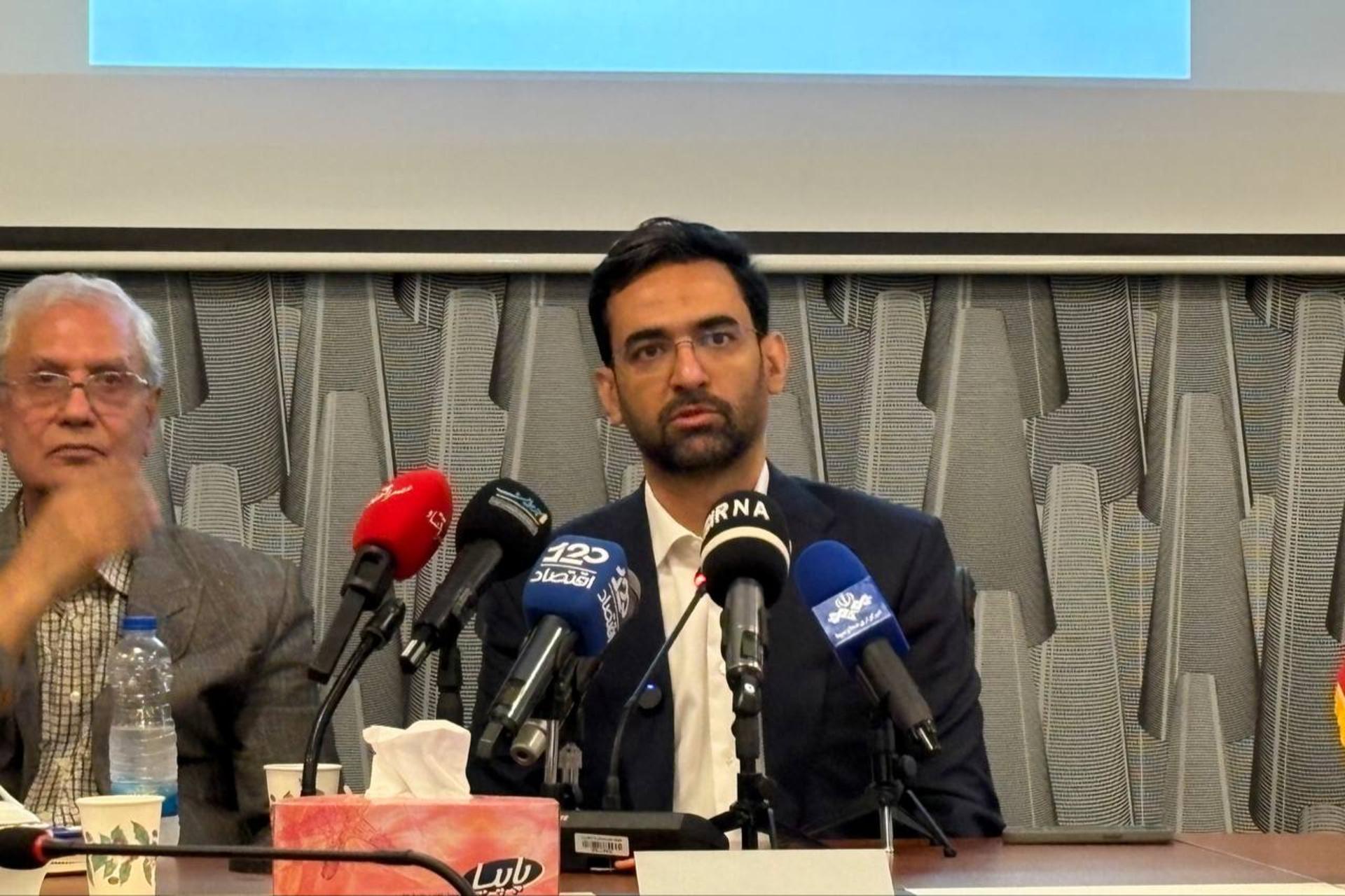 محمد جواد آذری جهرمی در همایش ملی «هوش مصنوعی، ارتباطات انسان - ماشین و آینده آن»