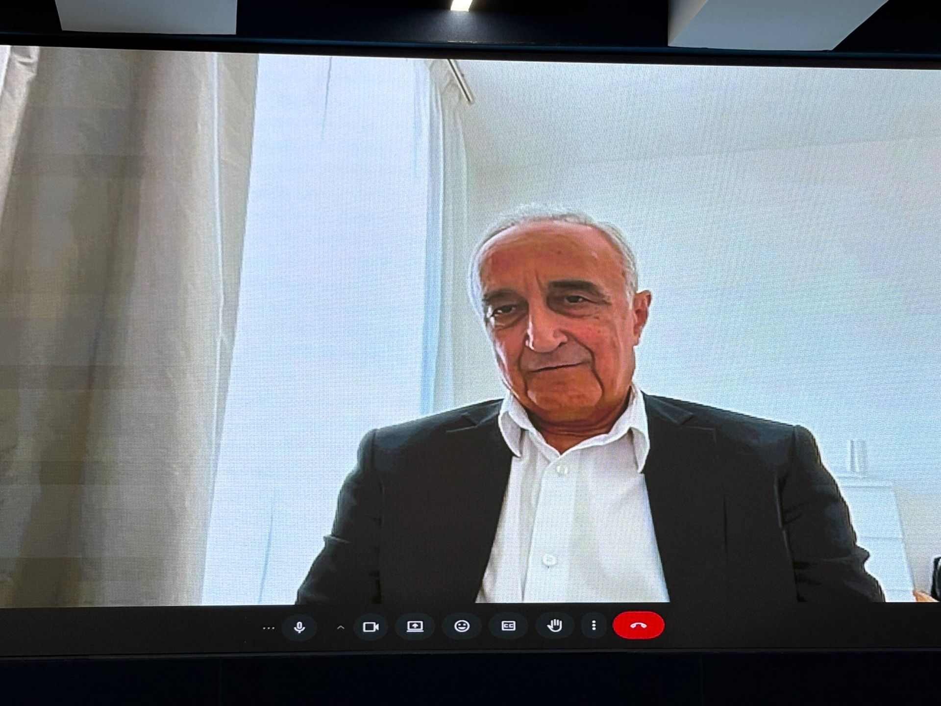 غنی‌نژاد، اقتصاددان