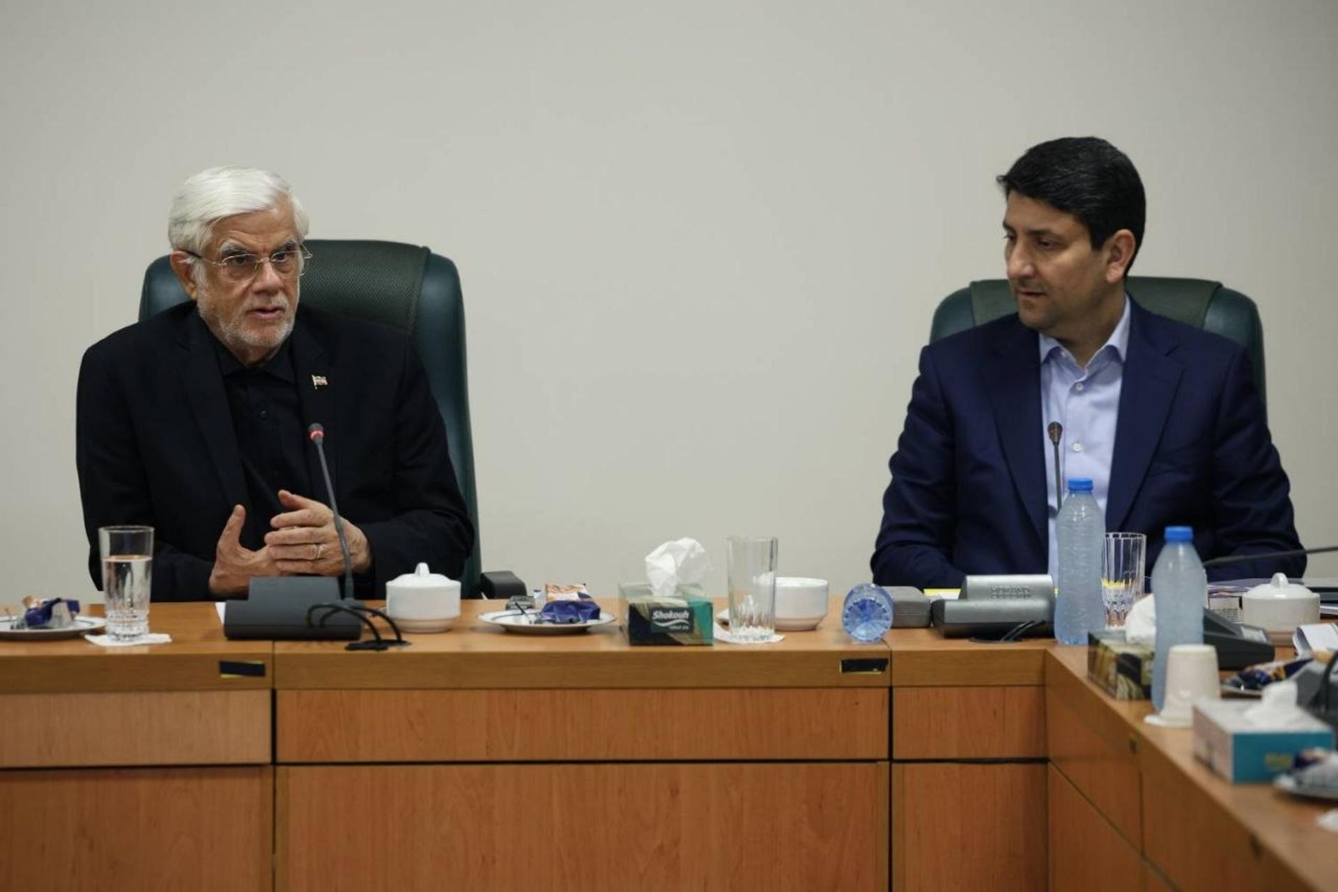 ستار هاشمی، وزیر ارتباطات و محمدرضا عارف، معاون اول رئیس جمهور