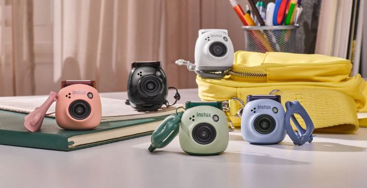 دوربین‌های فوجی فیلم intax pal در پنج رنگ