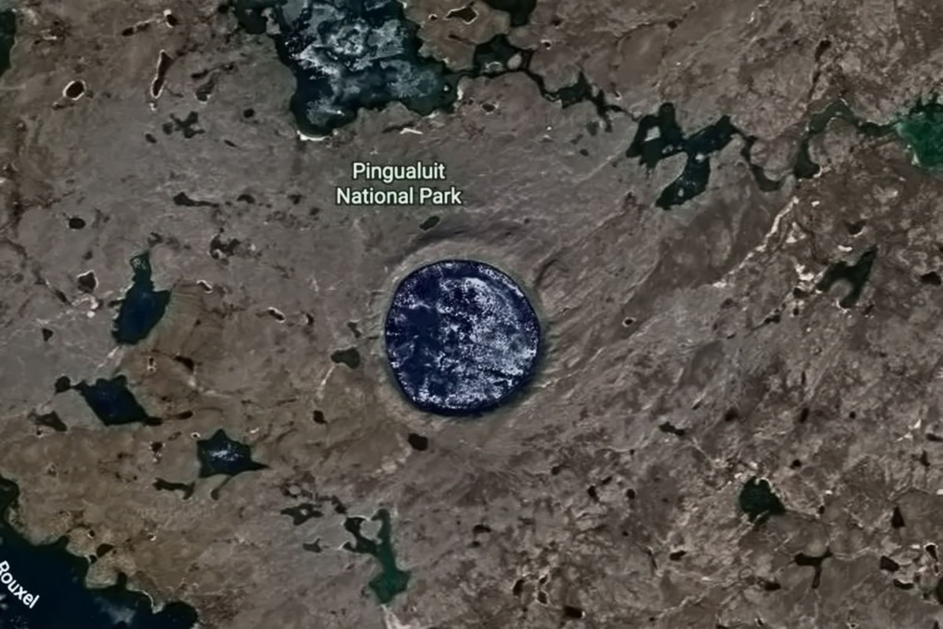 تصویر دهانه پینگالوئیت در کبک کانادا Google Earth