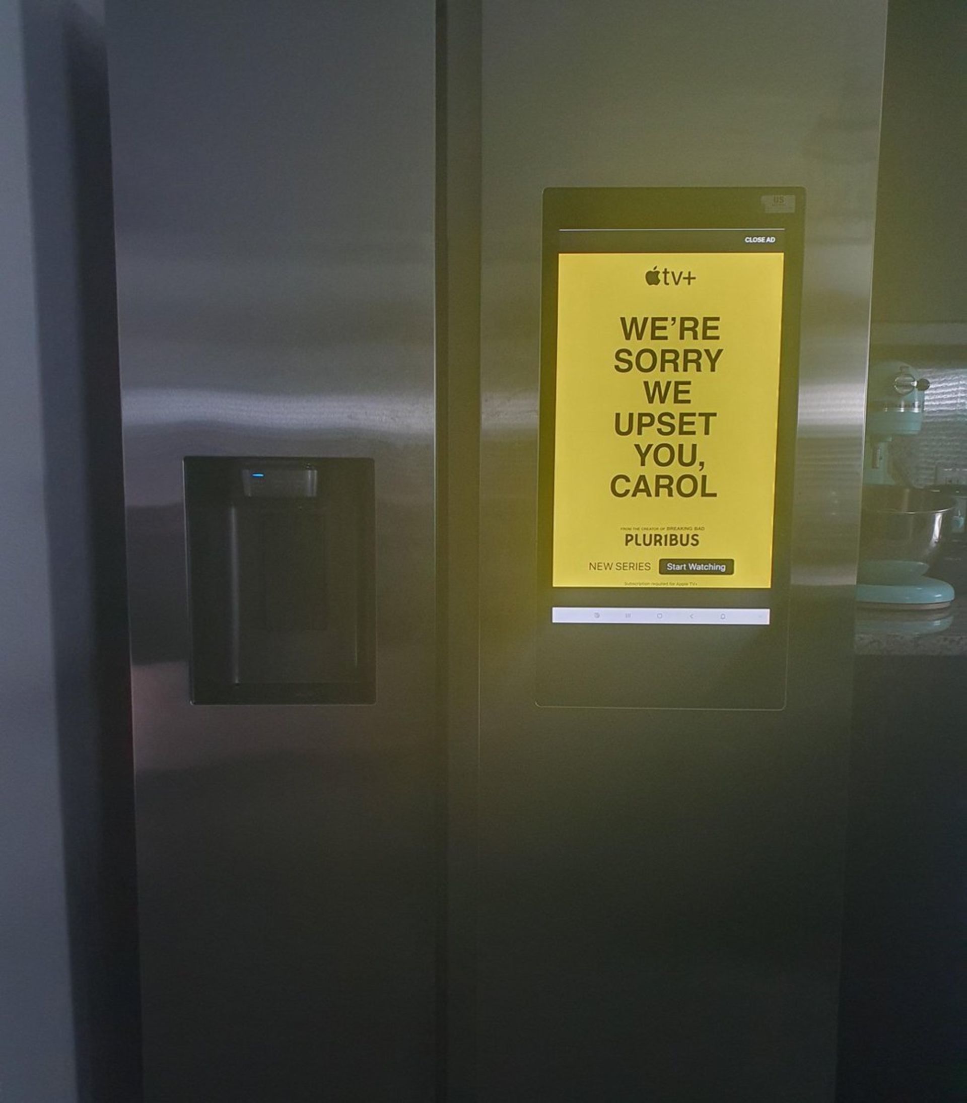 تبلیغ سریال Plaribus روی یخچال سامسونگ