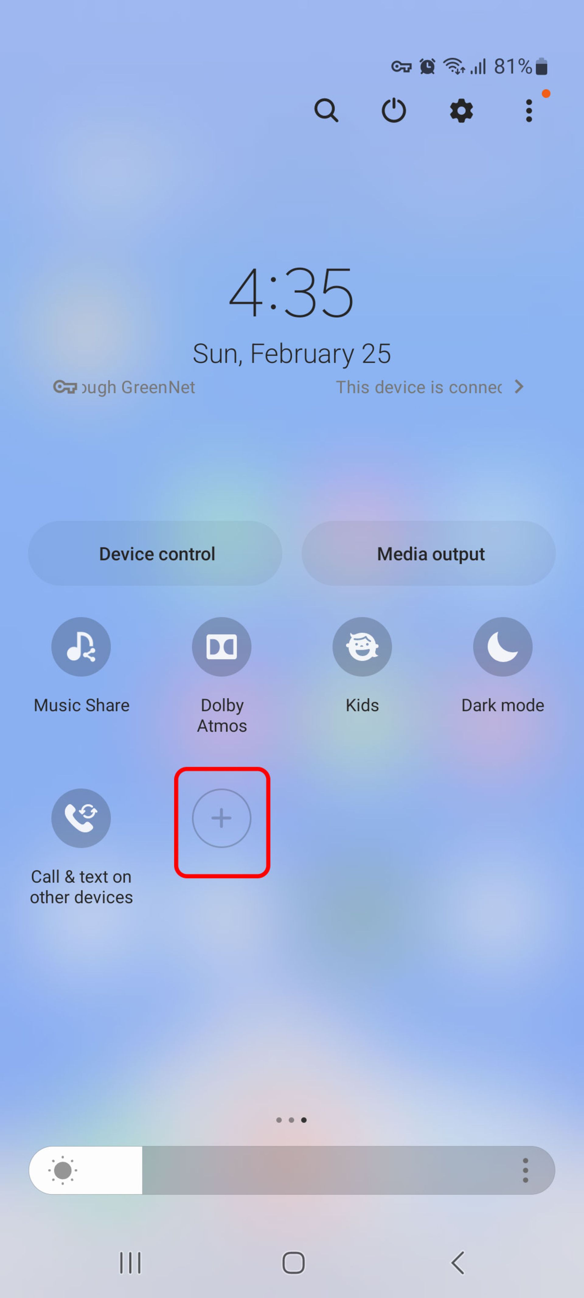 علامت مثبت برای افزودن دکمه های بیشتر به تنظیمات سریع اندروید