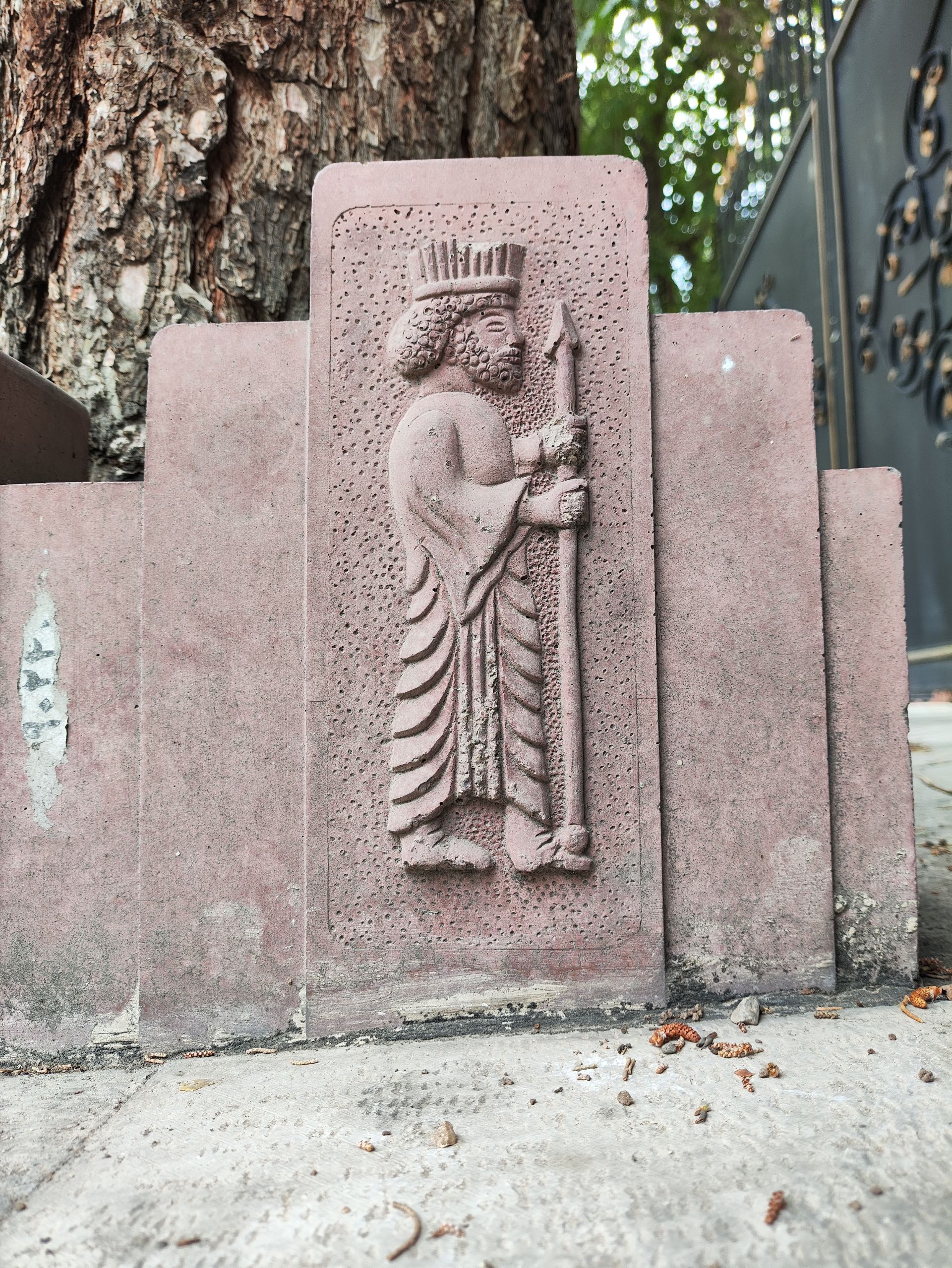 نمونه عکس ثبت شده با دوربین اصلی در نور کافی - پوکو F5 - عکاسی از کاشی