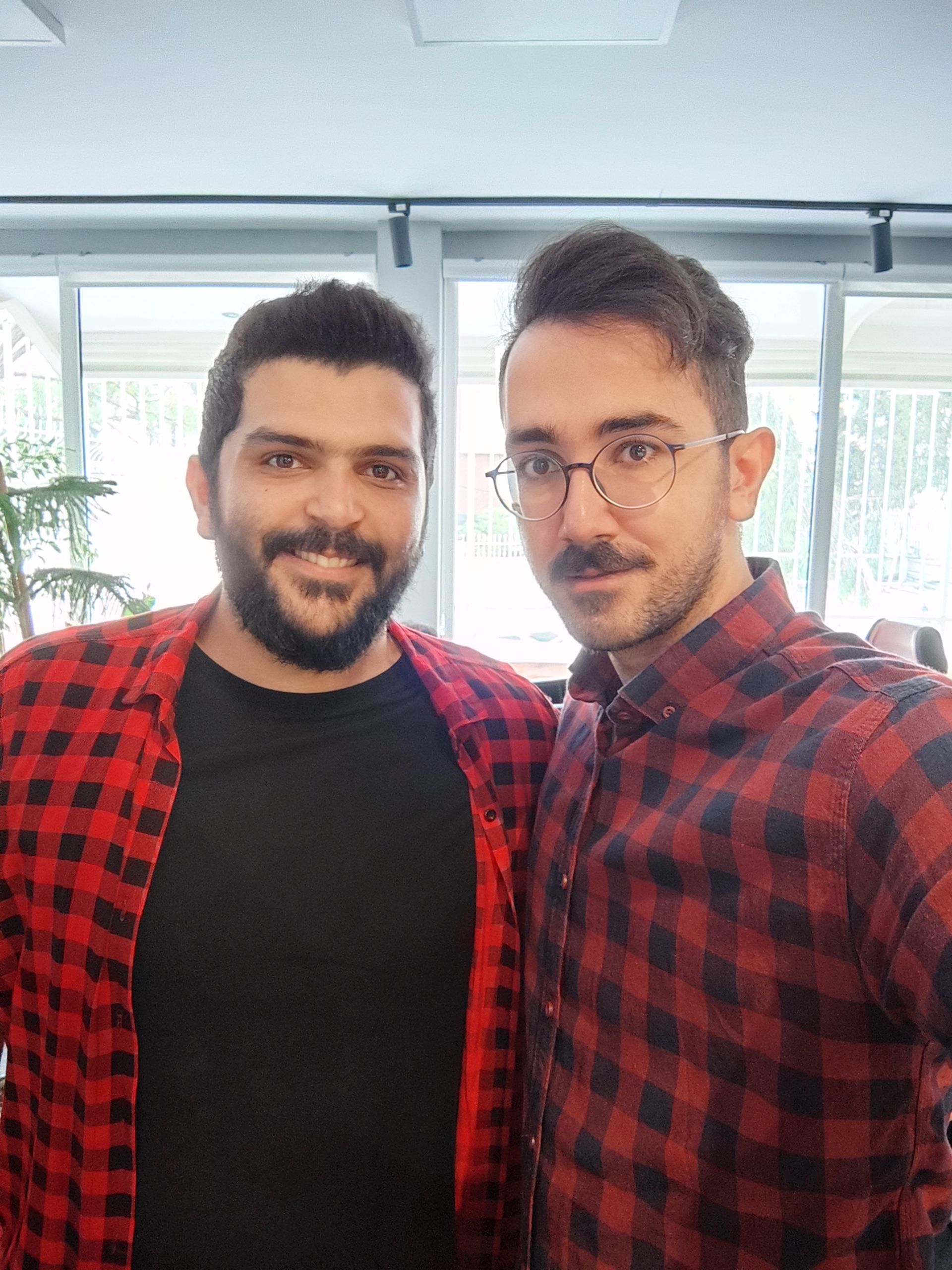 نمونه عکس ثبت شده با دوربین سلفی پوکو F5 شیائومی - سلفی ۲ نفره