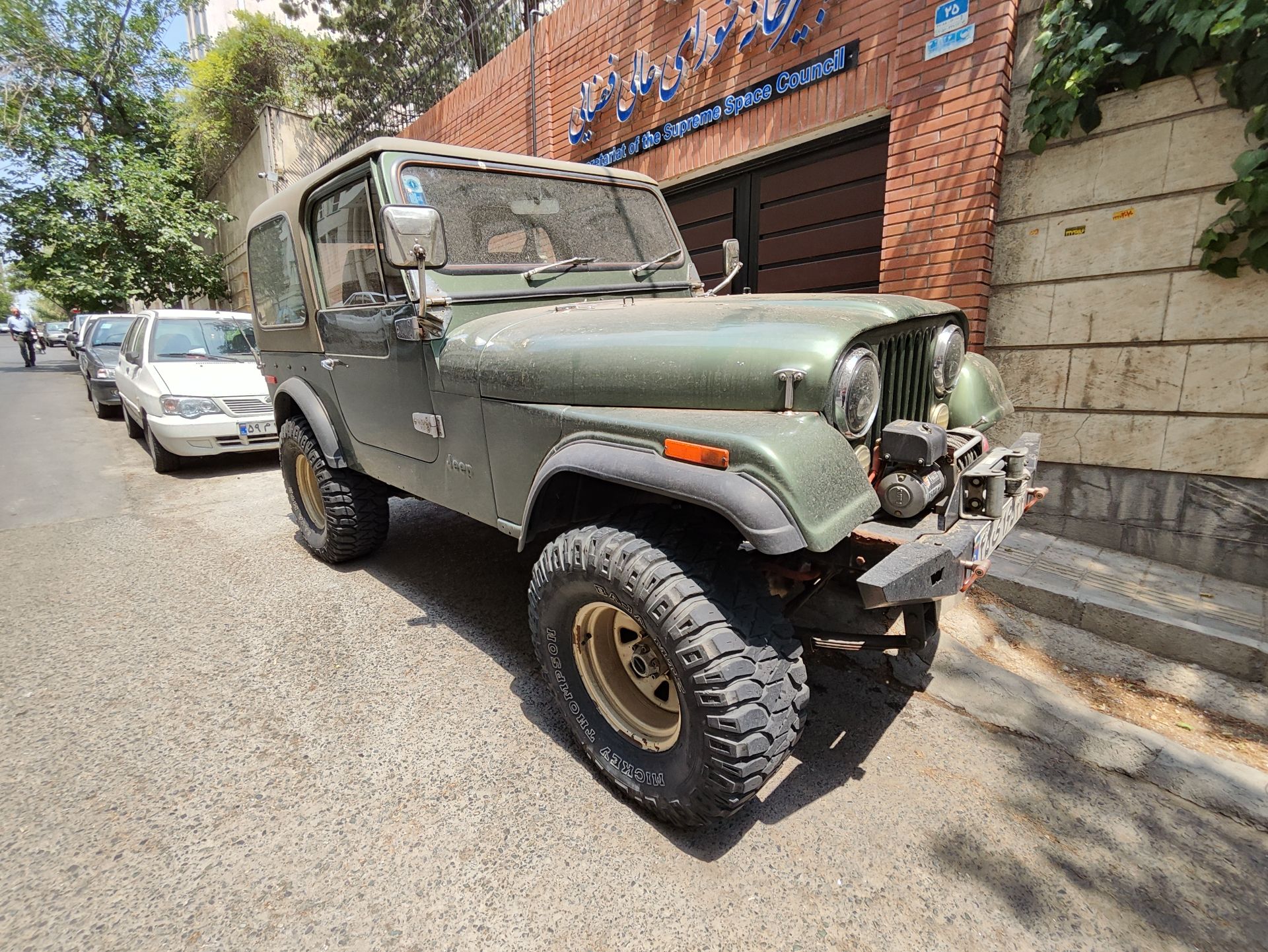 نمونه عکس دوربین اولتراواید پوکو F5 شیائومی در نور کافی - عکاسی از خودرو