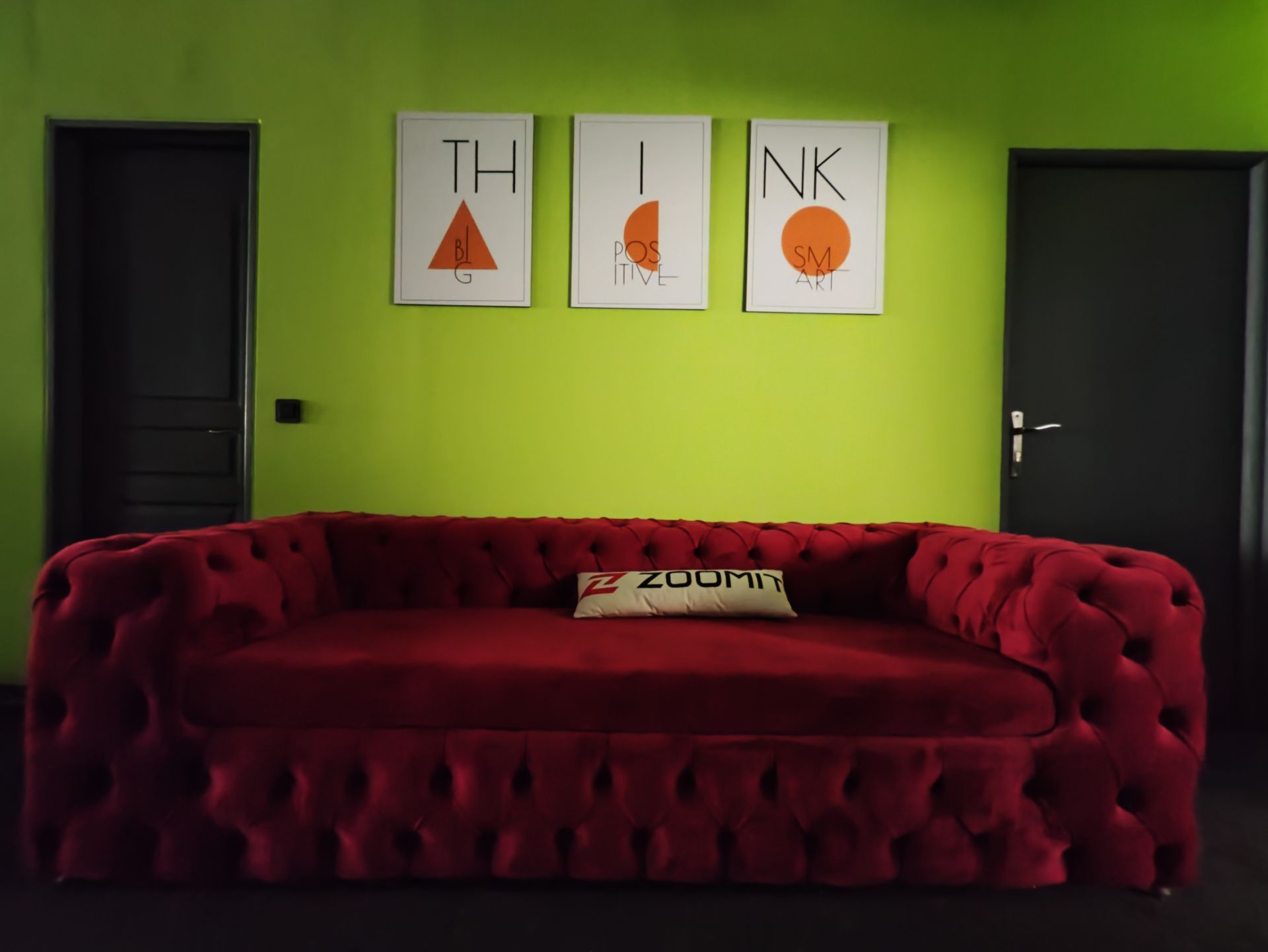 نمونه عکس ثبت شده با دوربین اولتراواید پوکو F5 شیائومی در نور کم - نایت مود