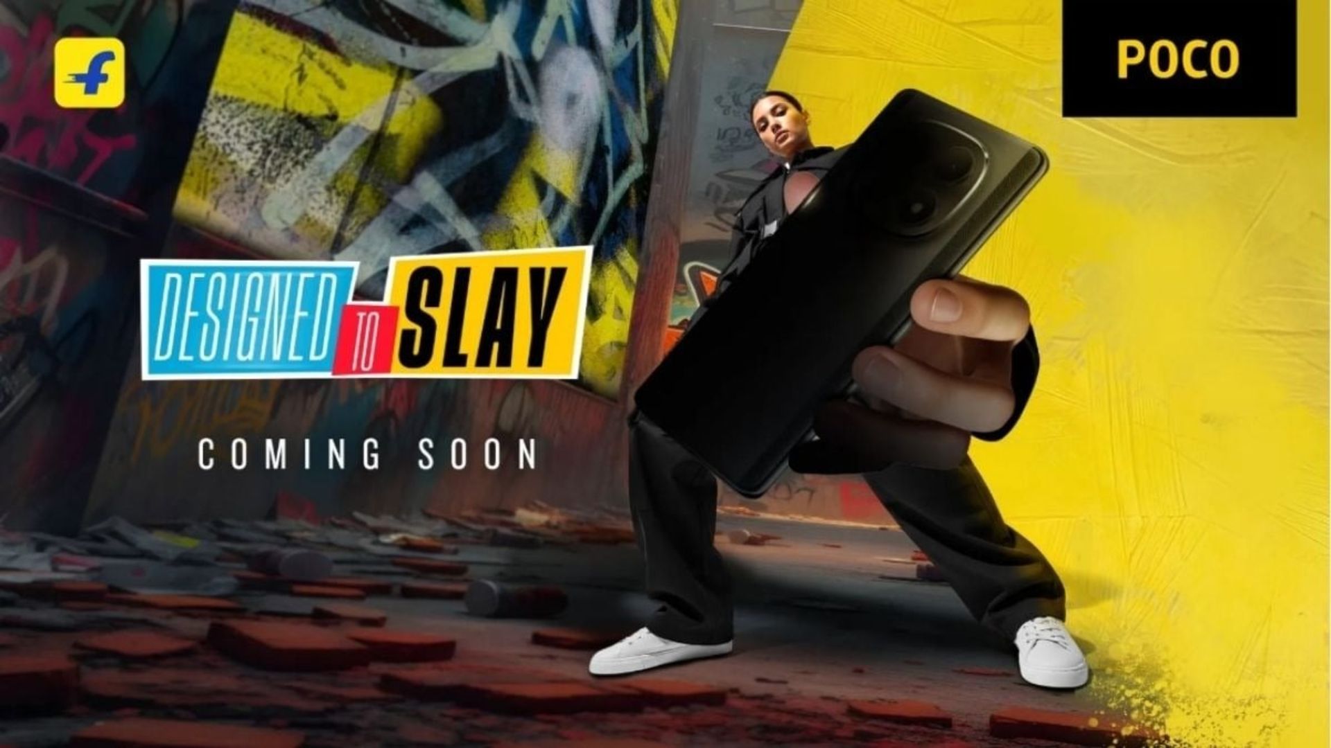 پنل پشت گوشی پوکو M8 در پوستر رسمی