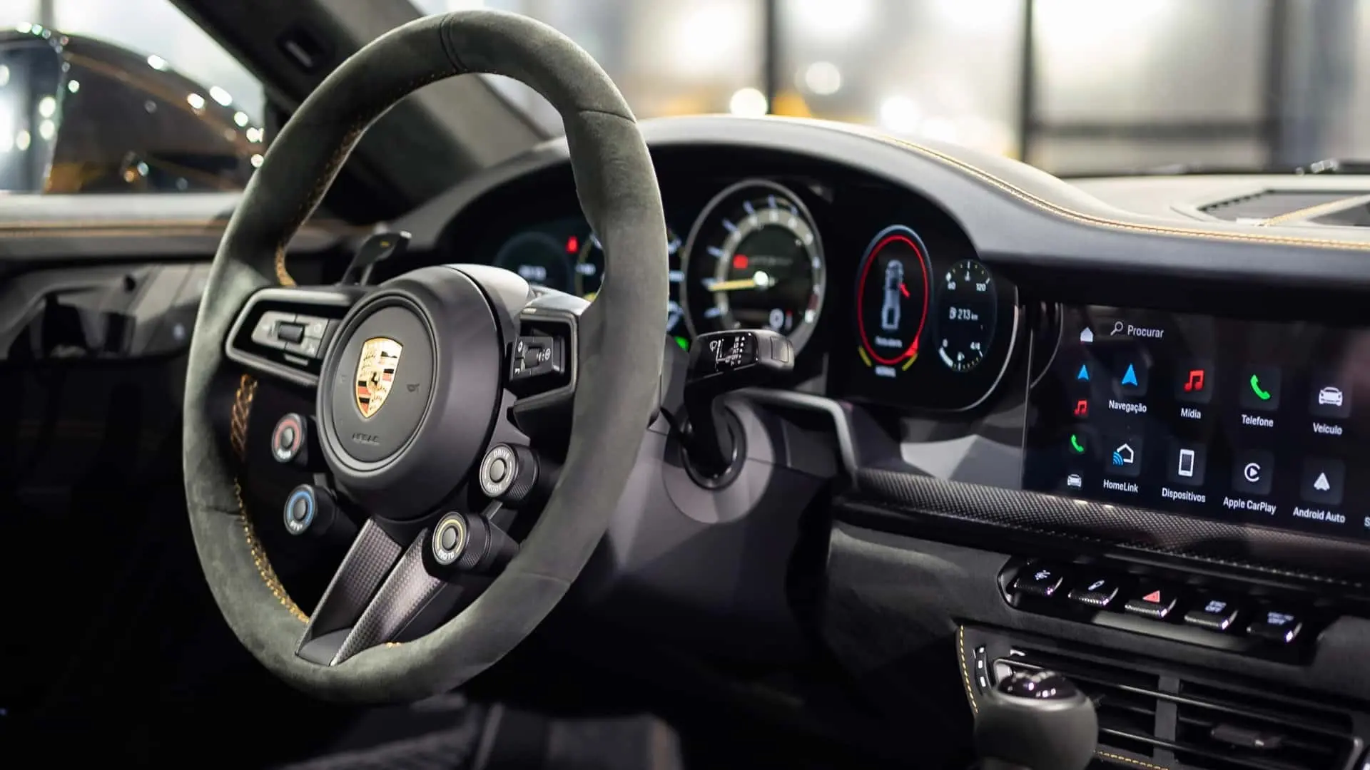 نمای داخل کابین خودرو پورشه ۹۱۱ نسخه‌ی GT3 RS