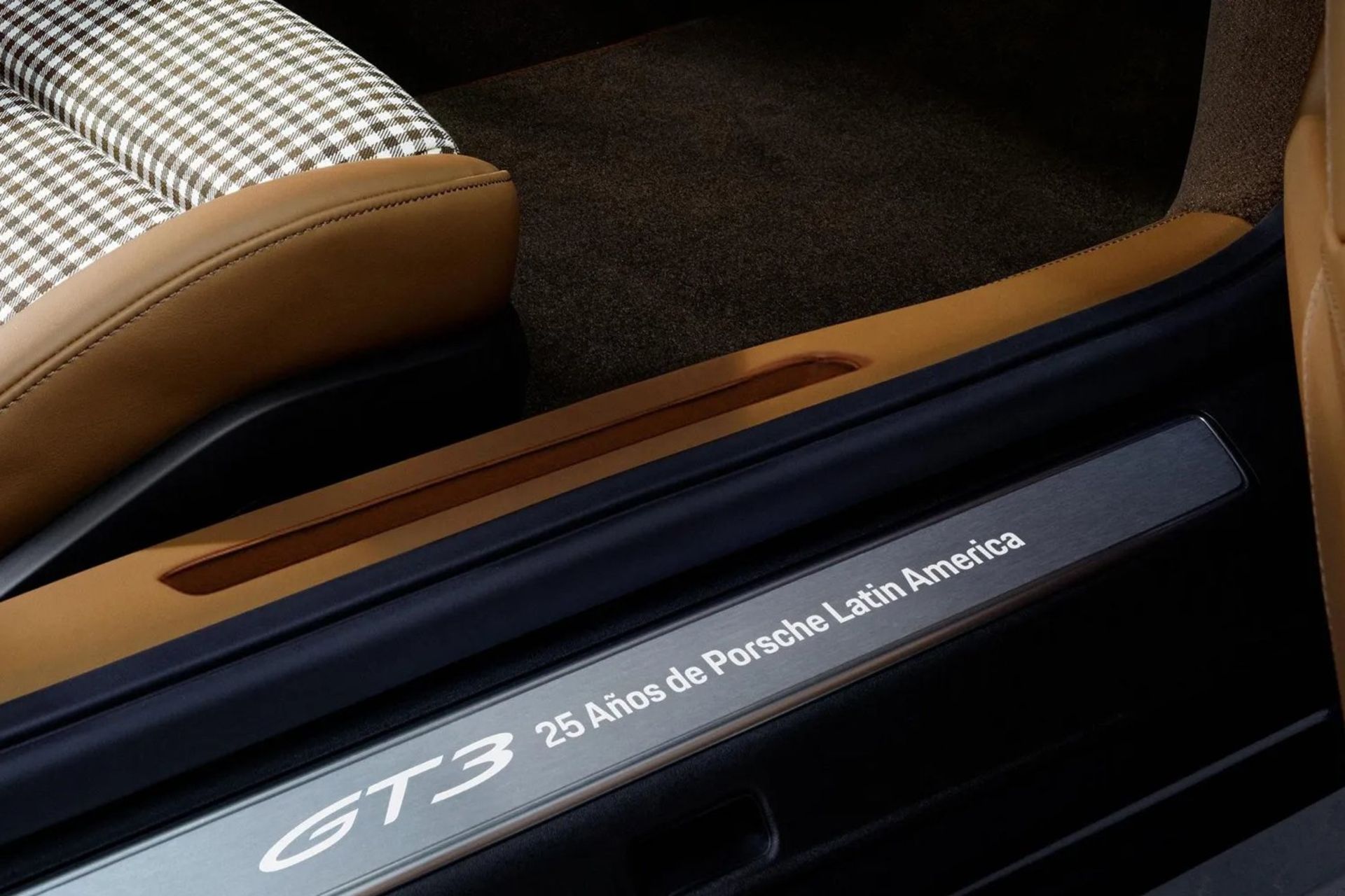 پورشه 911 GT3 Ocelot