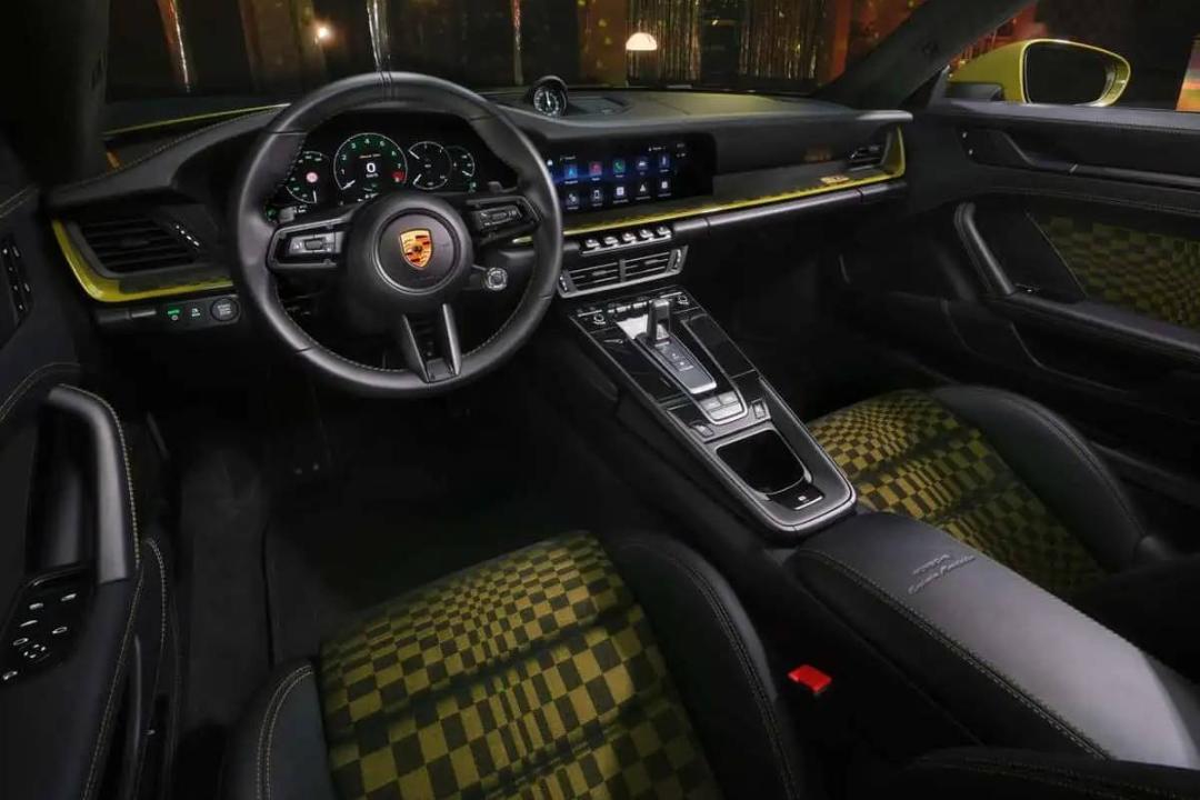 پورشه 911 Spirit 70
