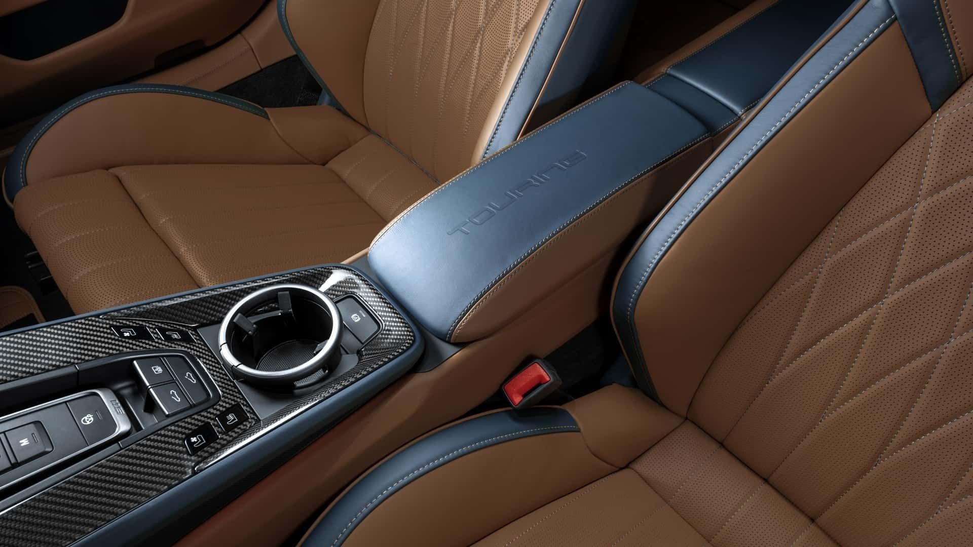 نمای داخلی و کنسول مرکزی خودرو پورشه ۹۱۱ توربو اس تک آرت 