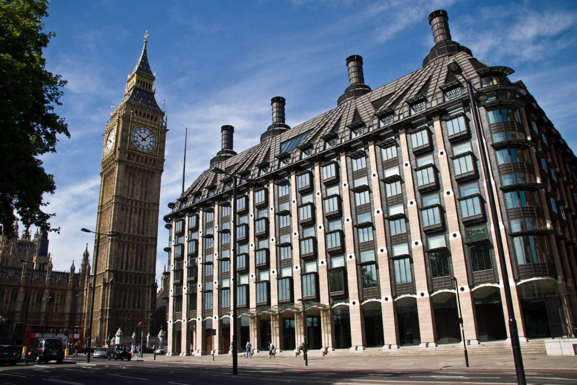 نمای خارجی خانه پورتکالیس (Portcullis House) لندن