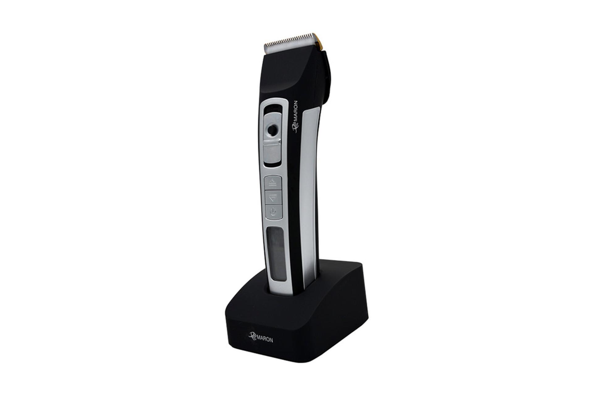 ماشین اصلاح و ریش تراش پرومارون Promaron RL-720 نمای جانبی روی پایه شارژ