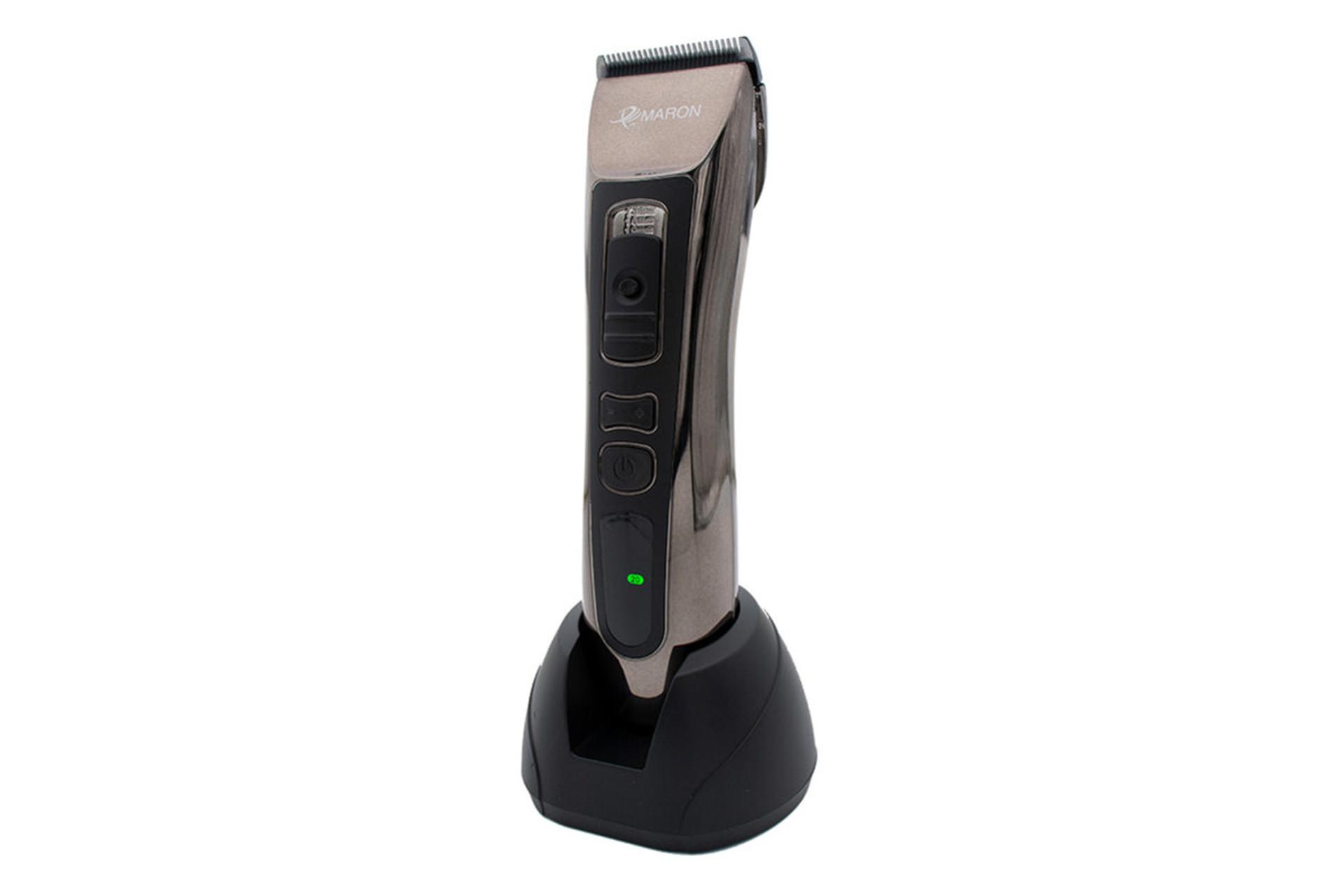 ماشین اصلاح و ریش تراش پرومارون Promaron RL-723 نمای جلو روی پایه شارژ