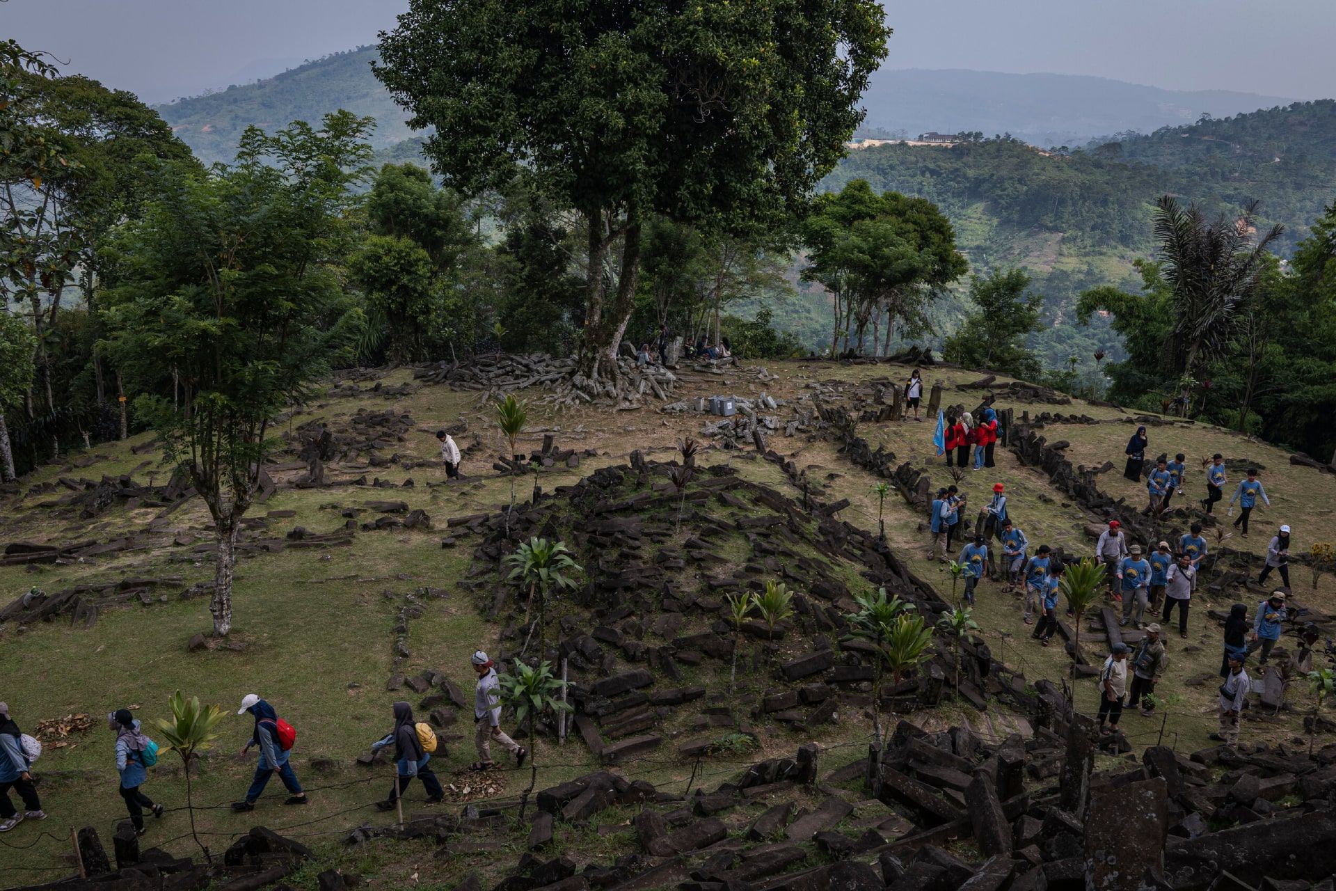 بازدید دانش آموزان از گونونگ پادانگ در منطقه سیانجور در استان جاوه غربی کشور اندونزی