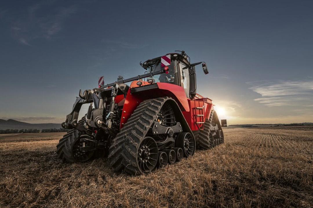 تراکتور Quadtrac 715